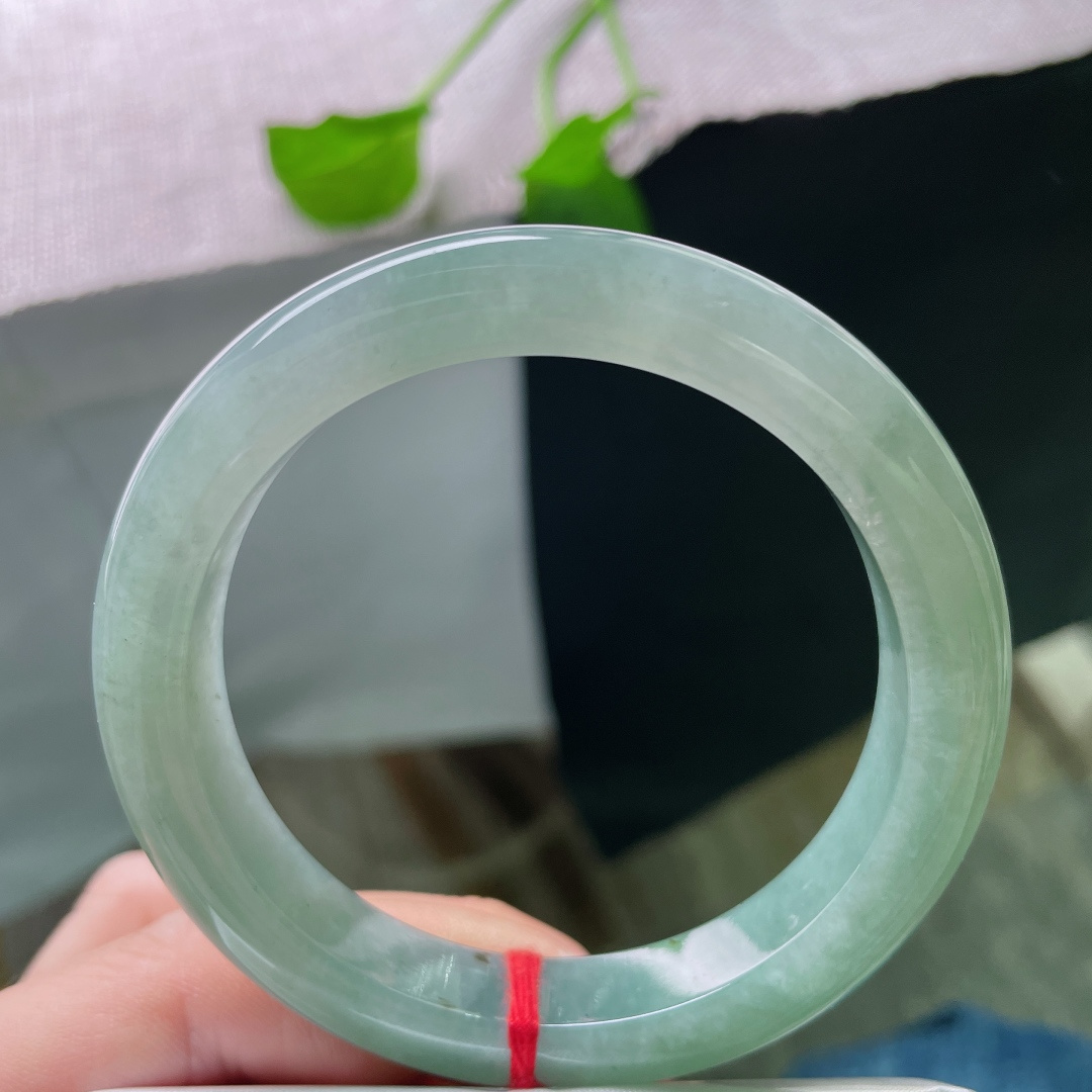 56.8/11.3/9.1，湖水蓝正圈，油绿，肉质细腻干净，沉鱼落雁，晶体纹，ss55112a
