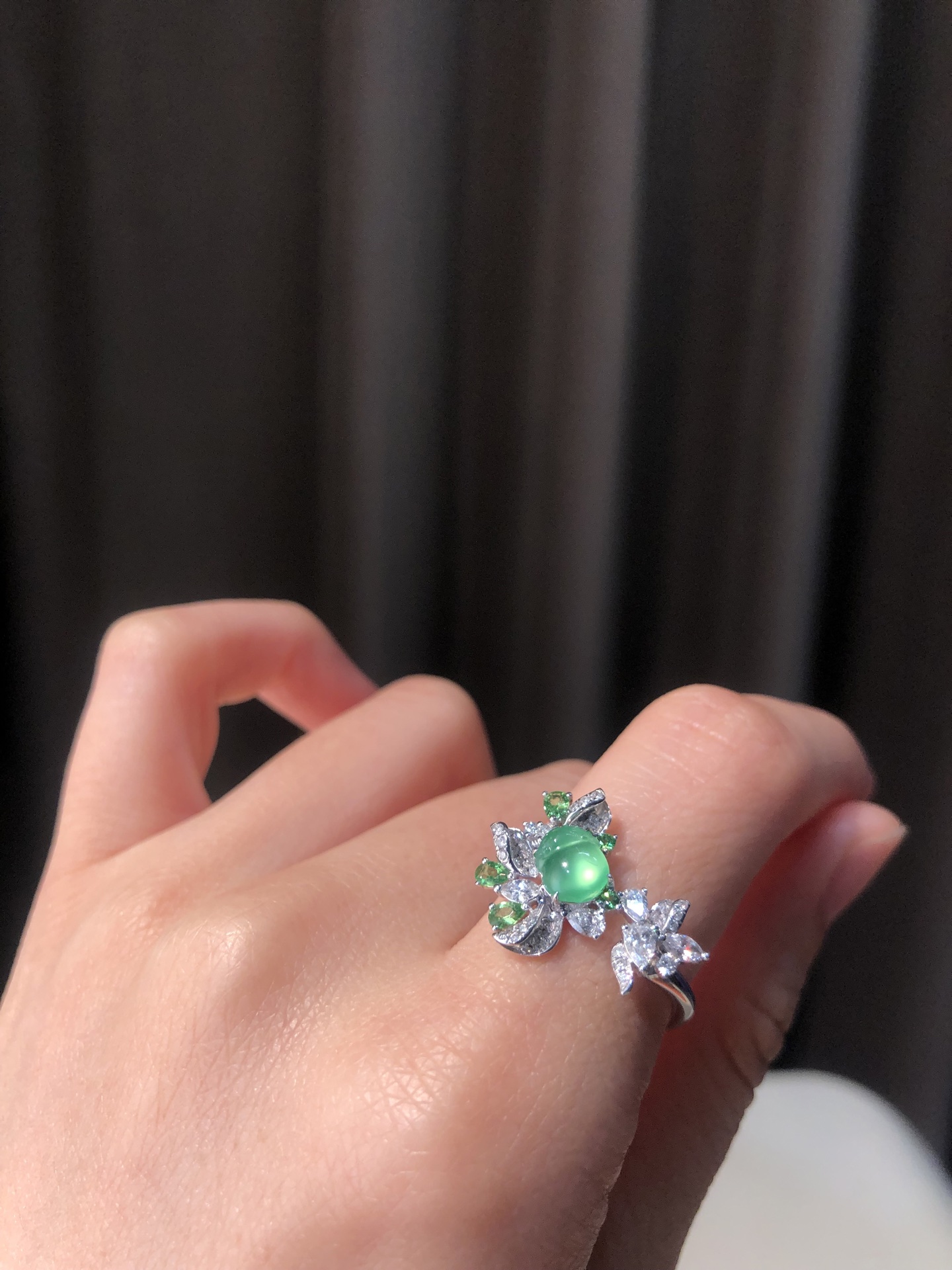 ️ 18k【金镶嵌冰绿金蟾戒指】 尺寸：14.7×19.2×5.4 裸石6.1×5.6
