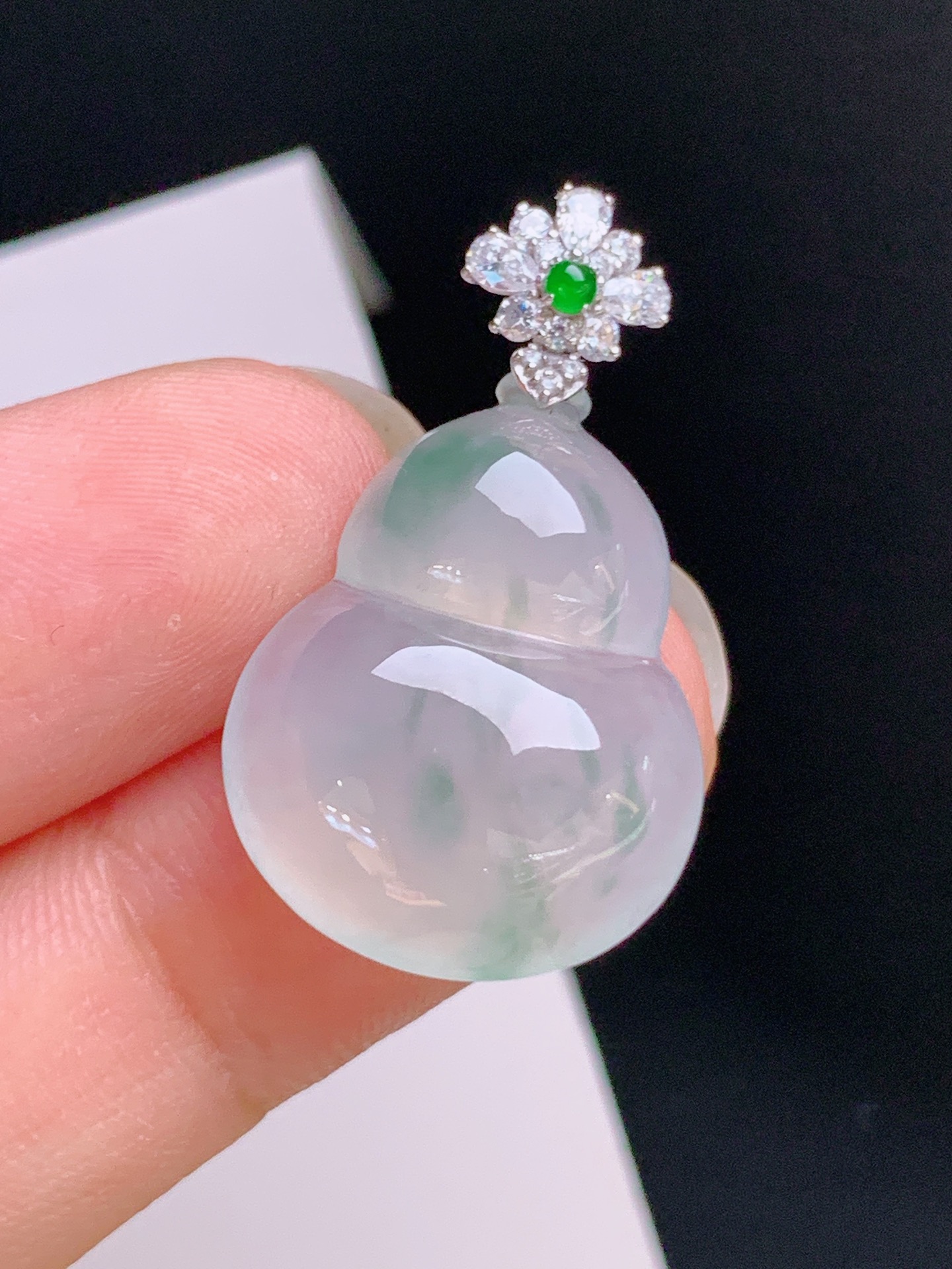 ️ 冰种飘花葫芦吊坠，18K金钻镶嵌，冰感十足，花色鲜活 530923