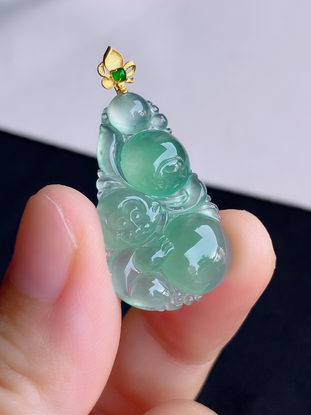 ️，底色灵猴献寿，晶莹剔透，尺寸35.8/30.6/18.6/4/自然光实拍