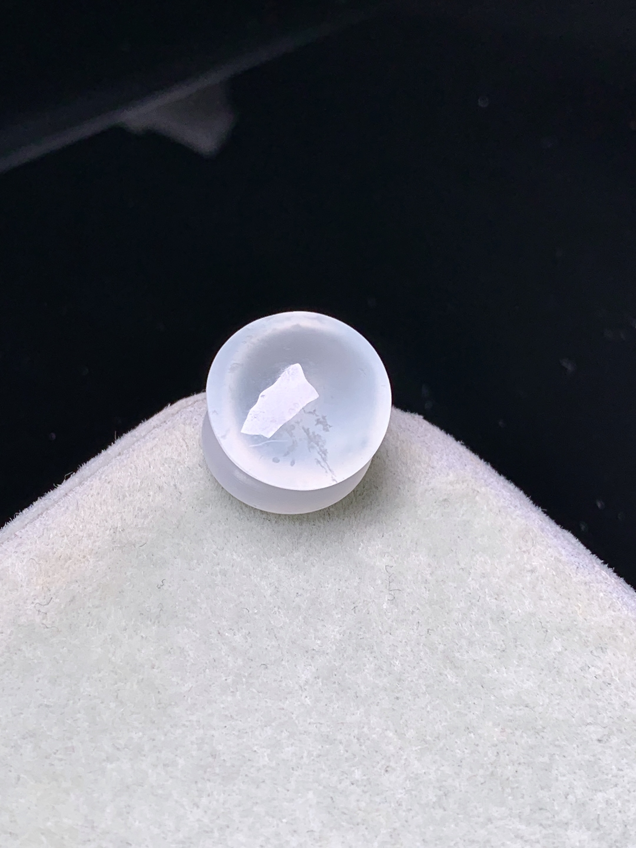 镶嵌款 冰种蛋面吊坠 玉质细腻 色泽艳丽清新 水润亮眼 整体尺寸11*10.2*5.5 a8