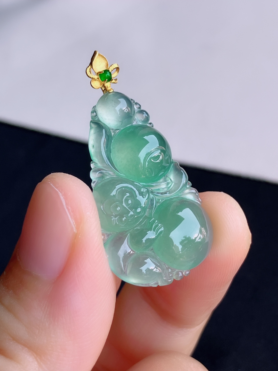 ️，底色灵猴献寿，晶莹剔透，尺寸35.8/30.6/18.6/4/自然光实拍