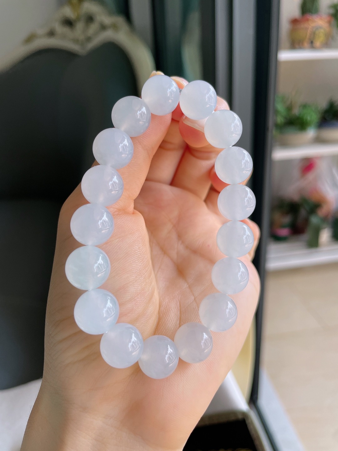 缅甸天然翡翠A货，冰种白冰手串，尺寸：11.8mm。【编4727】