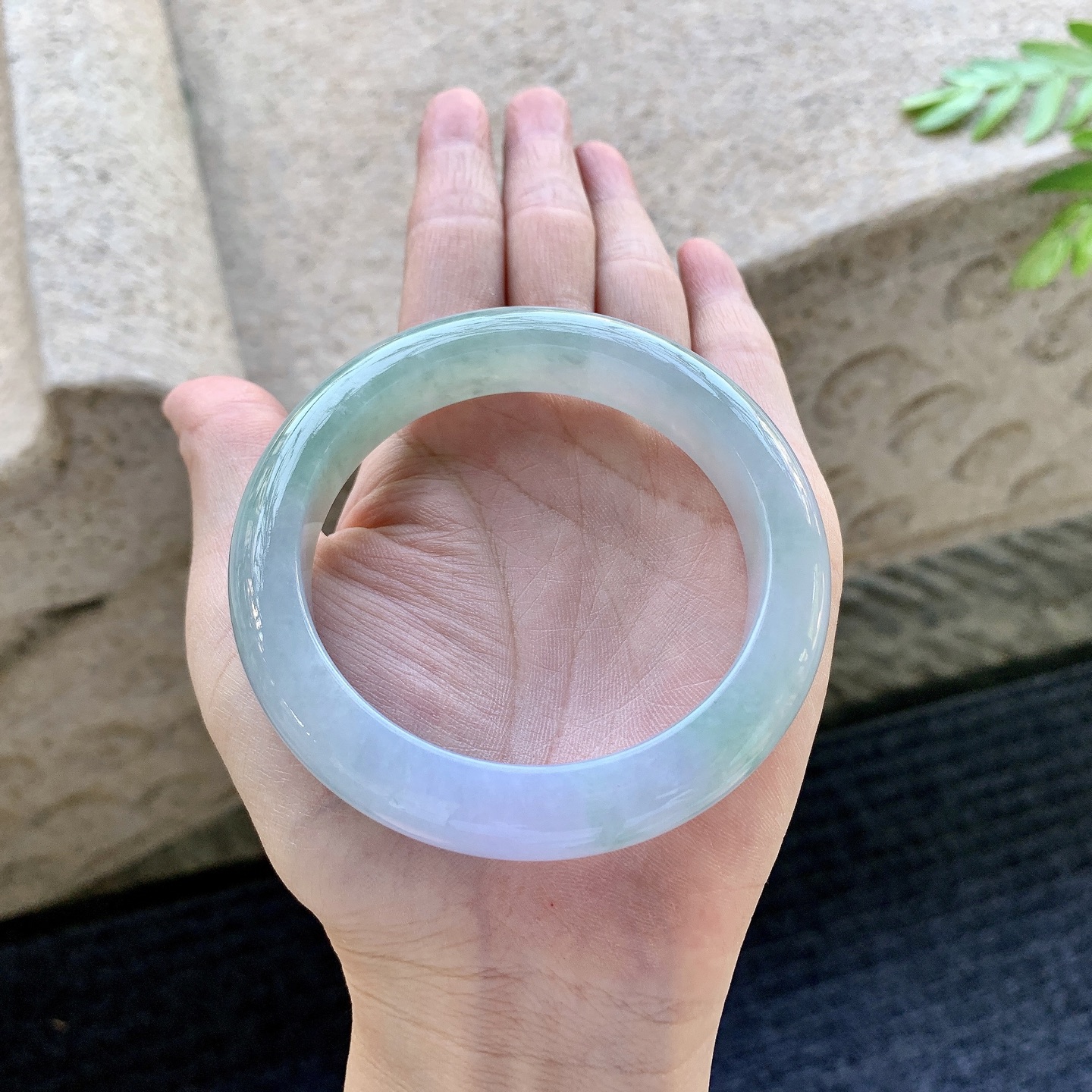 正圈56 57 圈口57.7/12.4/9.5 编码A1092628 细糯春彩，水润，种老，细腻，打