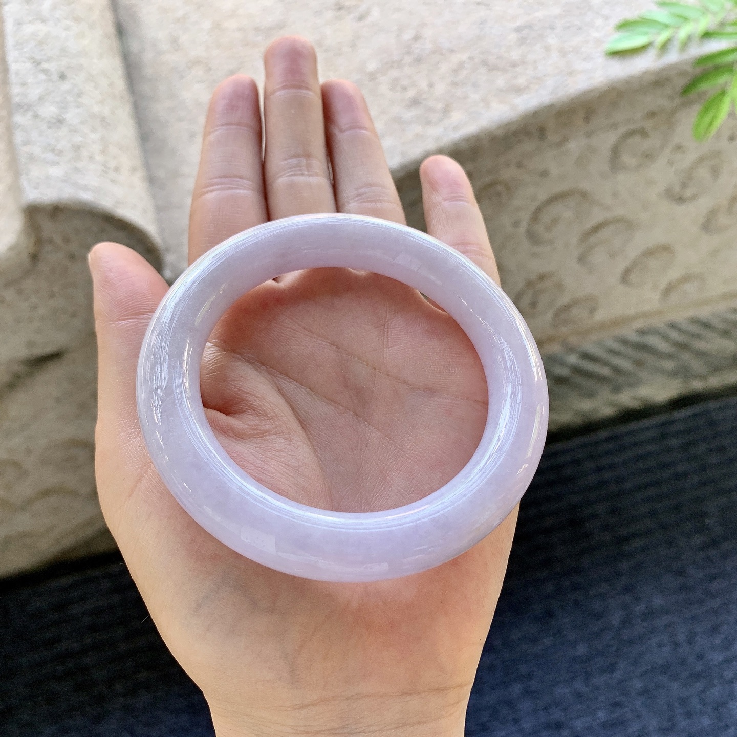 圆条55 56 圈口56.1/11.6/11.4 编码WW092826 细糯满紫，水润，种老，细腻，打灯有棉线