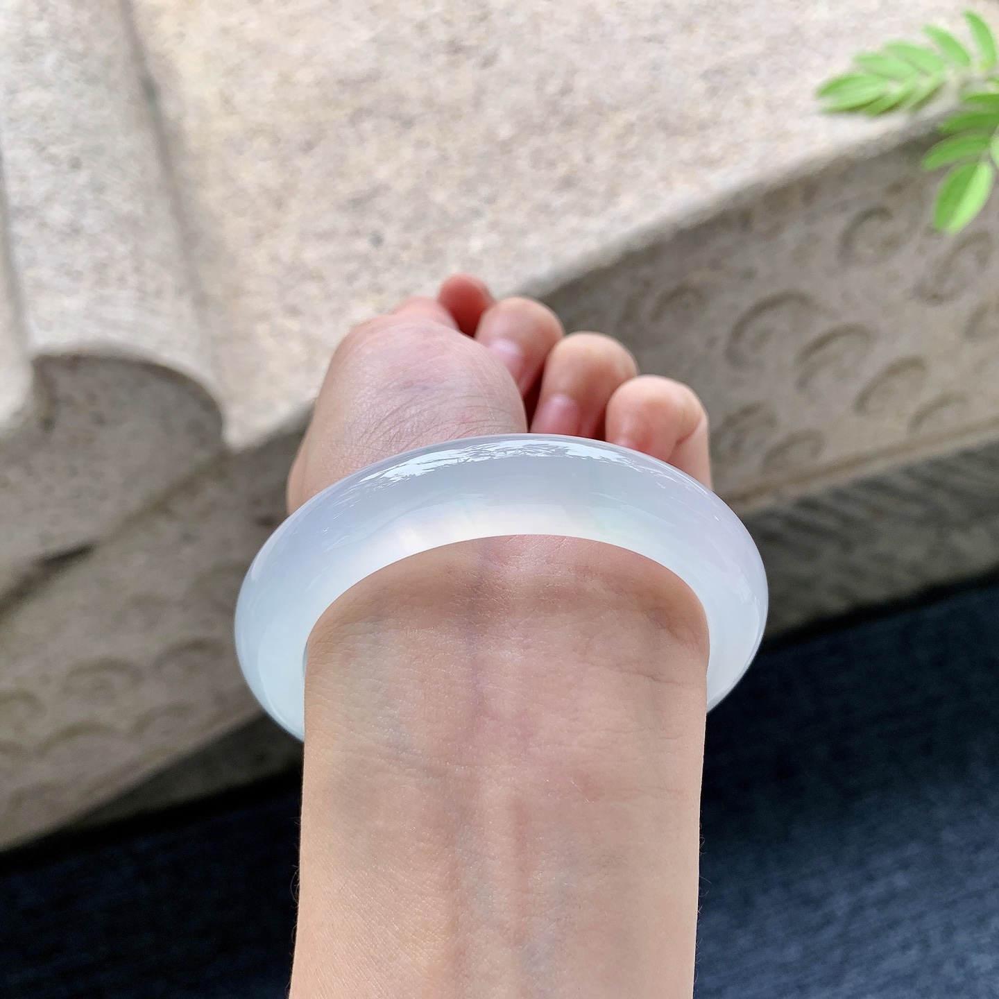 正圈53 54 圈口54.8/11.5/9.1 编码GJ092537 冰种，清透，水润，种老，细腻，无裂
