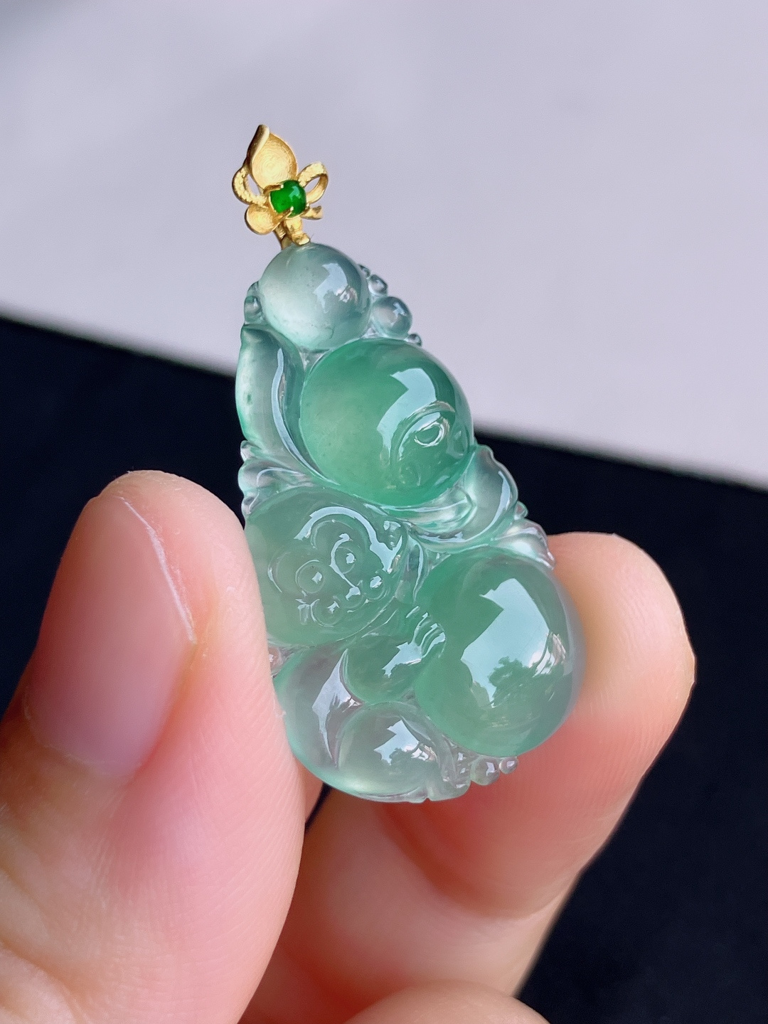 ️，底色灵猴献寿，晶莹剔透，尺寸35.8/30.6/18.6/4/自然光实拍