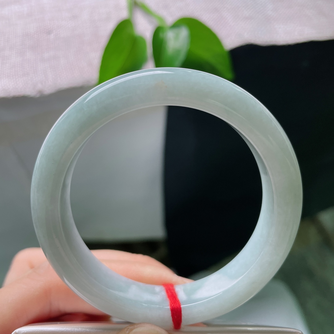 52.9/12/8.6，淡绿底正圈，棉线，水润细腻，色调柔和，没有浓烈色彩，是清淡耐看的东方美感。ss59472a