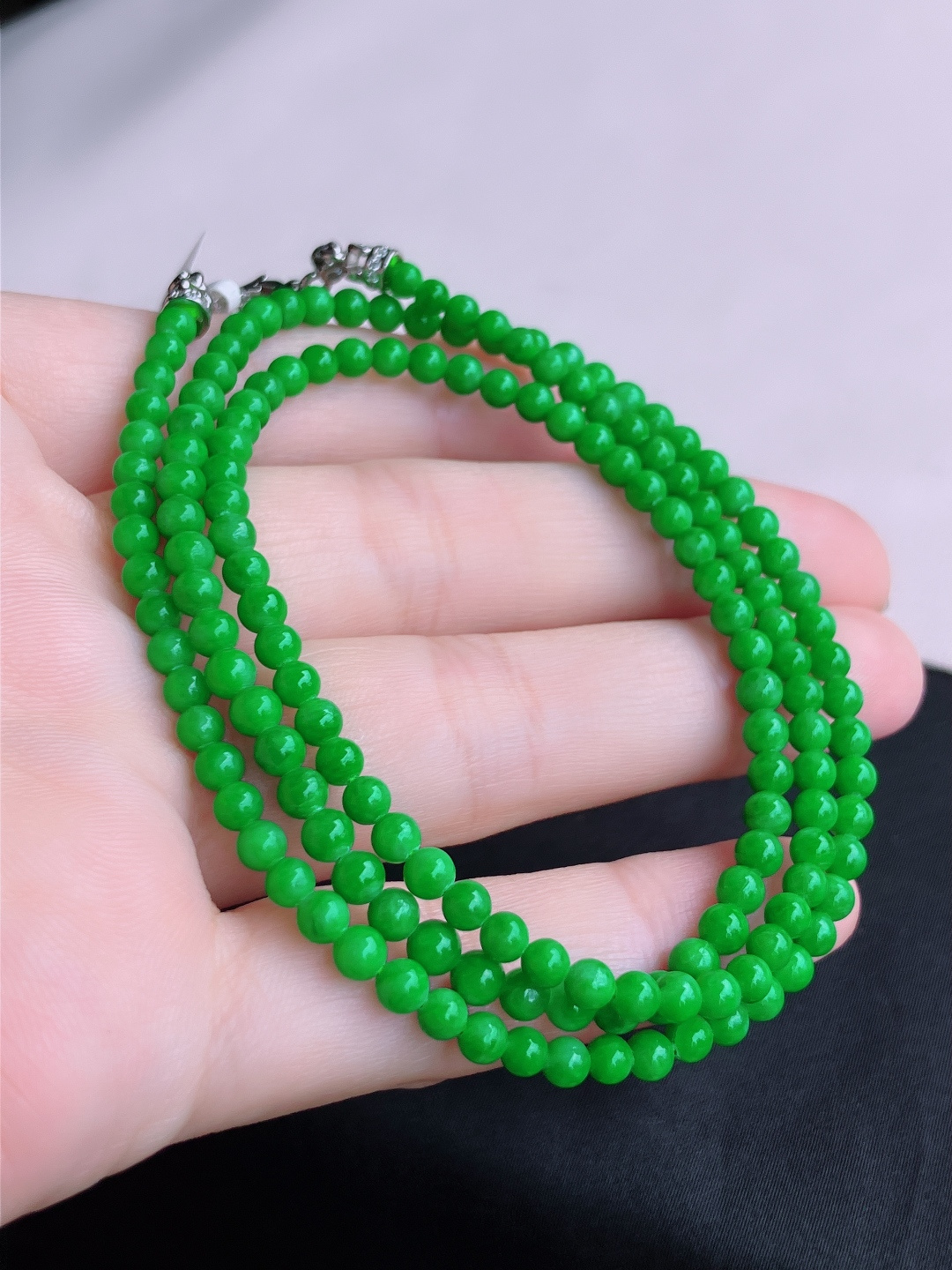 ️，满绿项链，细腻精致，尺寸4/156颗，自然光实拍