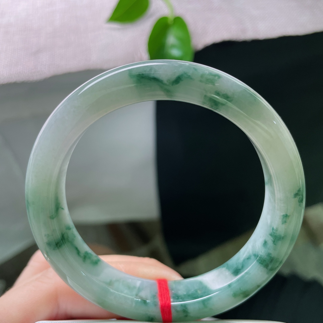 56.4/11.3/9，飘花正圈，步步生花，水润细腻，把星空戴在腕间，无裂，ss59855a