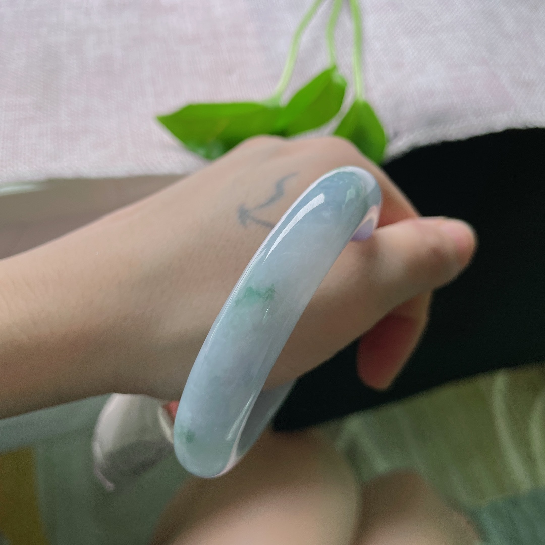 57.7/12.5/9紫飘花正圈，冰润细腻，紫韵天成，莫奈花园的神秘感，贵气，无裂，ss59850a