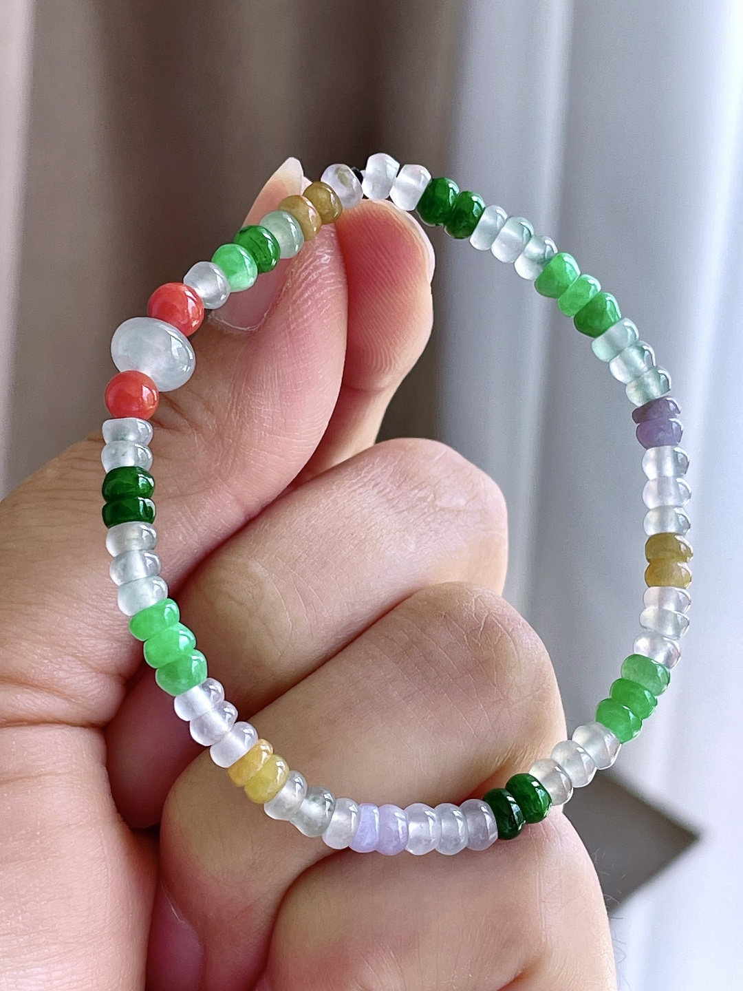 【珠子】冰多宝手串算盘珠珠子手串 【说明】缅甸 性比高 【尺寸】7.4-4.5mm 【重量】6.8克