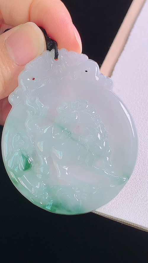 ️冰飘花马牌，无裂，尺寸:53.1-43.7-5.7mm 23