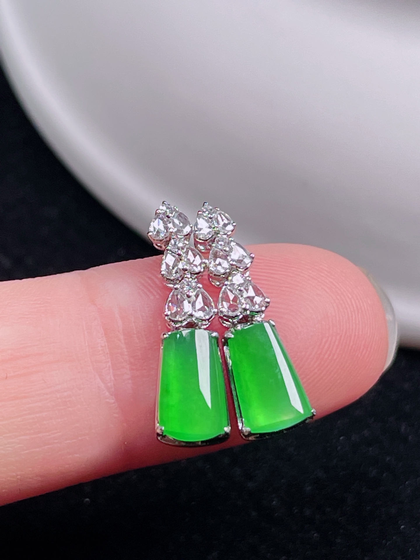 ️ 缅甸耳坠 色绿莹润 饱满圆润 整体：16.8/5/3.2 裸石：7.5/5