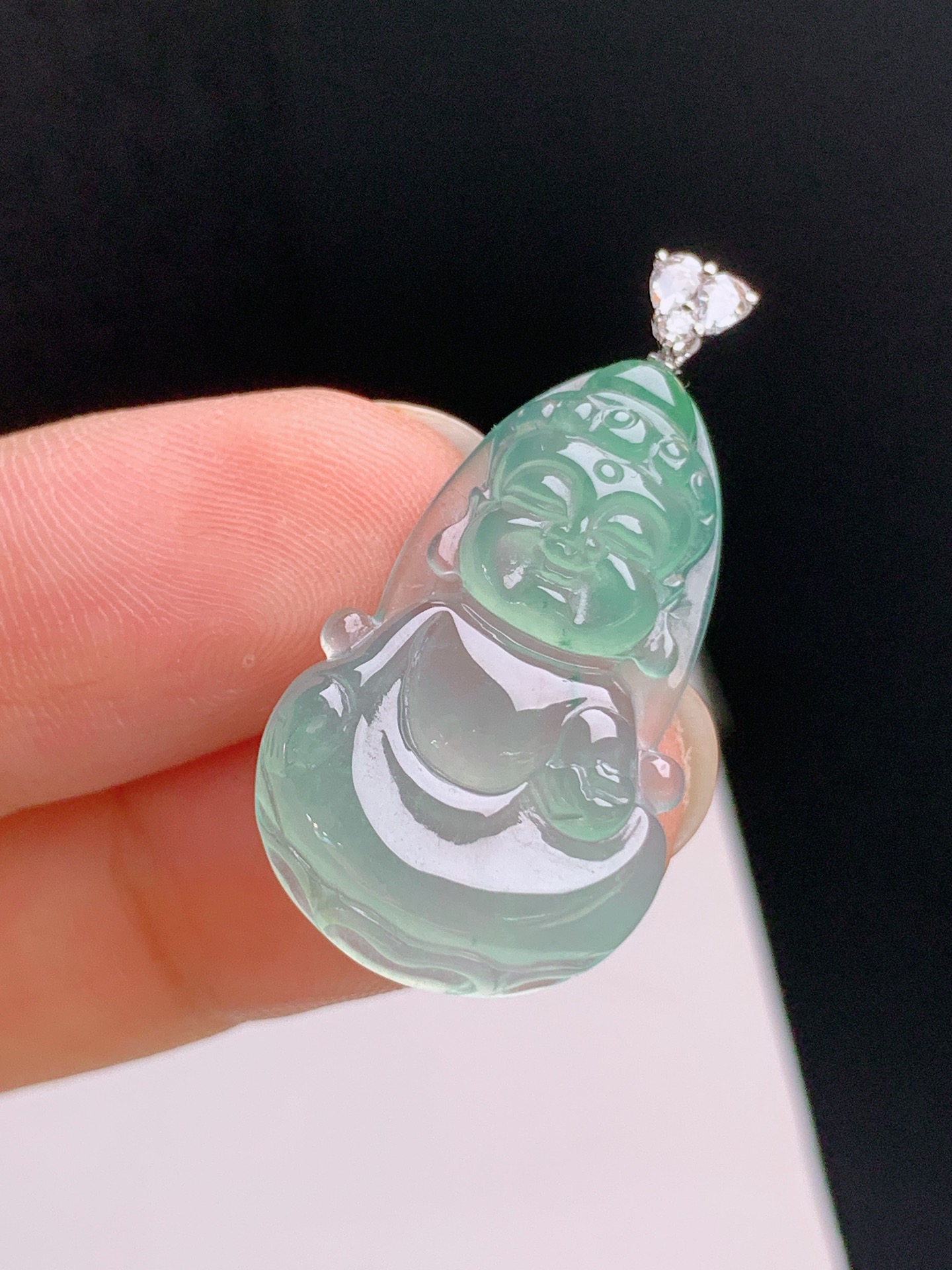 ️ 冰种晴水宝宝佛吊坠，18K金钻镶，胶感十足，色泽清新，裸石27-16.6-4.632.2，080924