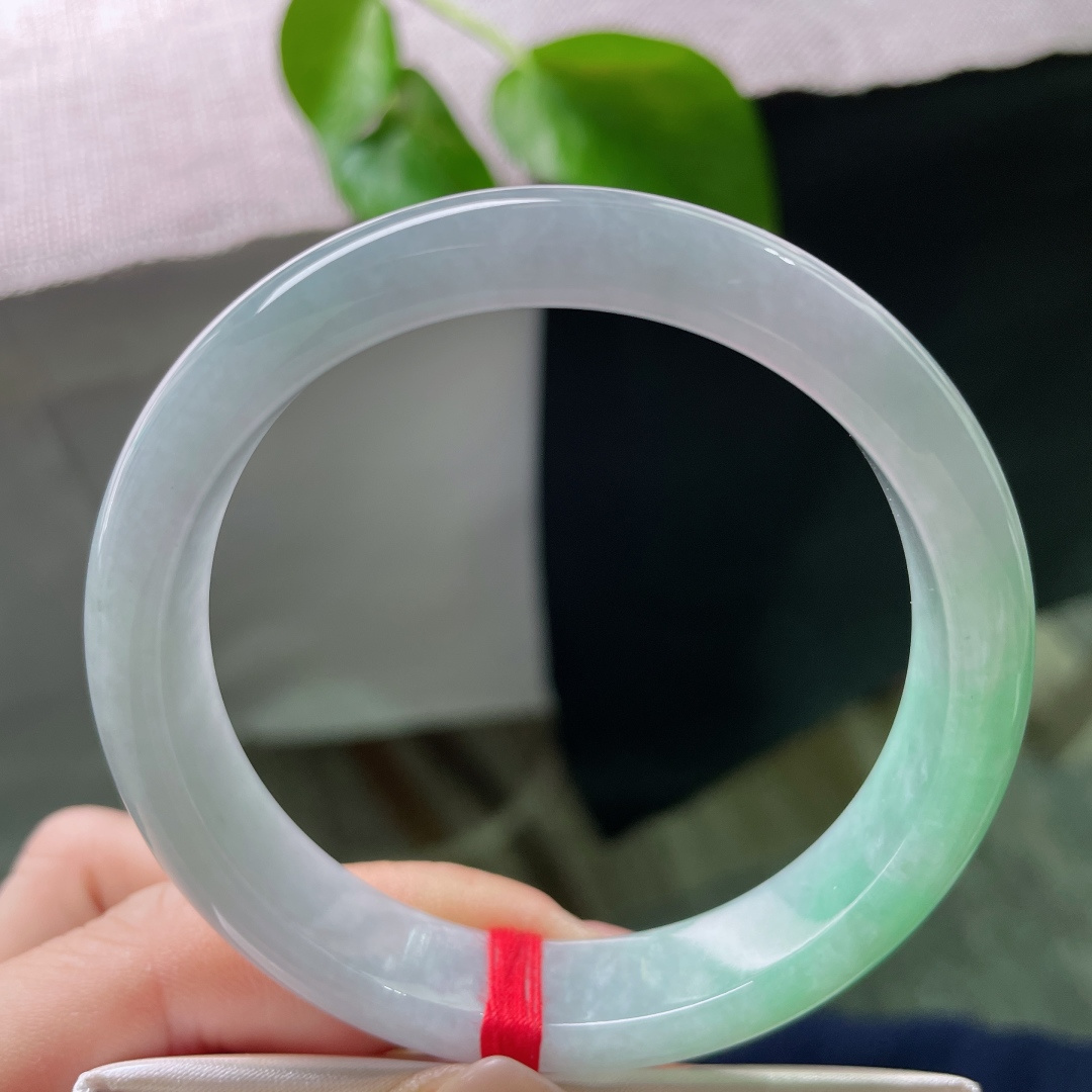 57/12.9/7.5，春彩正圈，紫翠交织错落，不艳不俗，清雅又显贵，越看越有韵味。无裂，ss59832a
