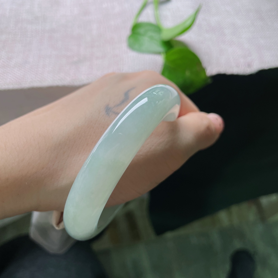 55.6/12.6/9.2，淡绿底正圈，细腻有光泽，清新淡雅，简约温柔显气质，百搭款，棉线，ss59919a