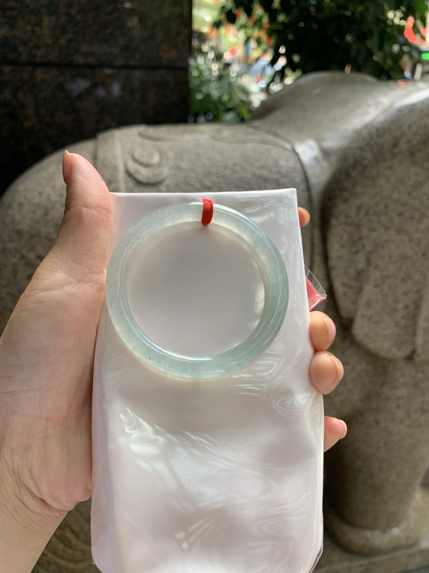 冰蓝圆条 50.5-7-7.3 0928-N1687 打灯纹裂，有矿点