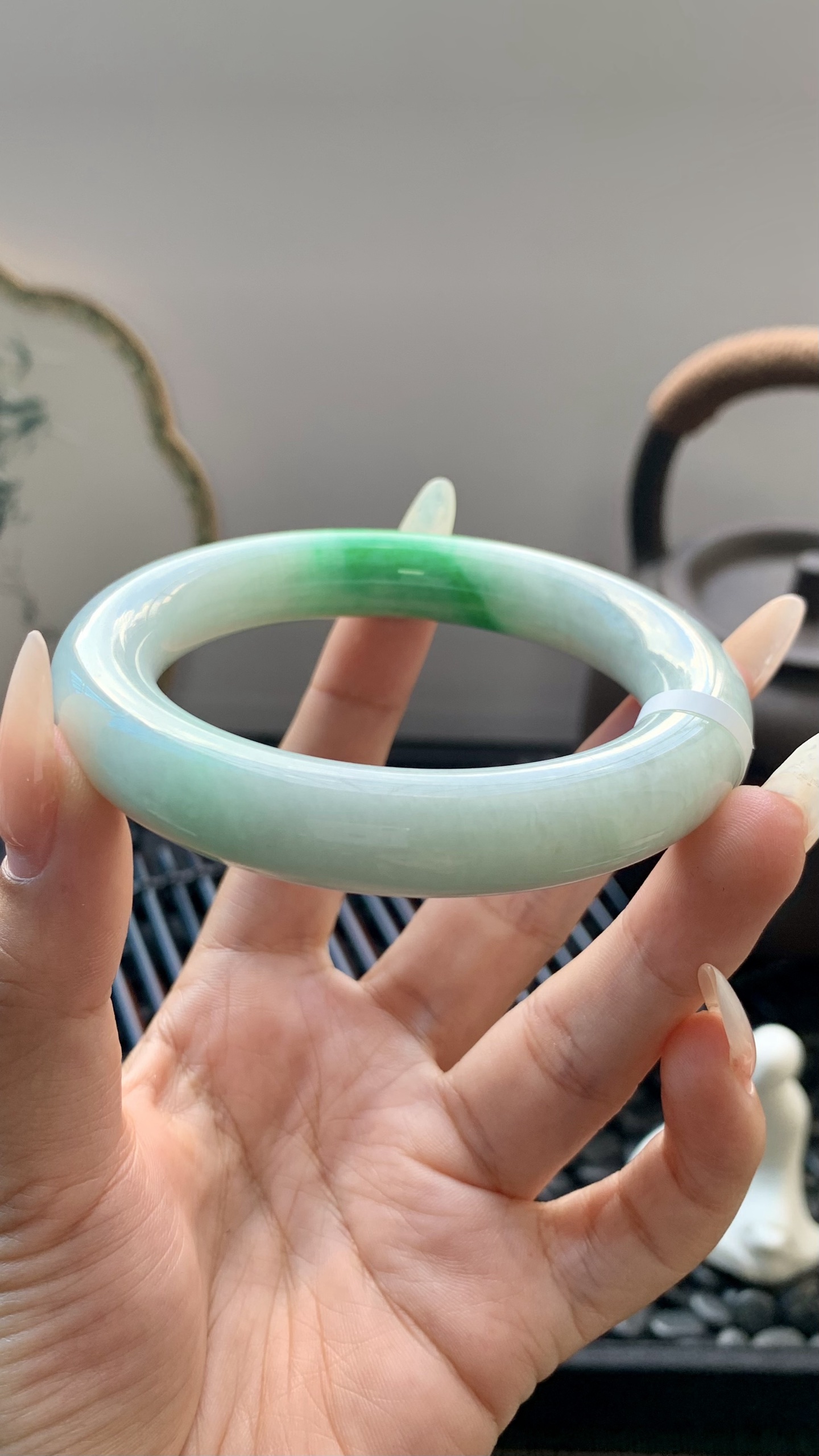 飘绿圆条手镯成品 B6928-1 尺寸：56-12-12