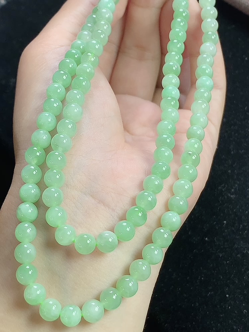淡晴绿玉珠项链，尺寸5.8mm，j28cdg