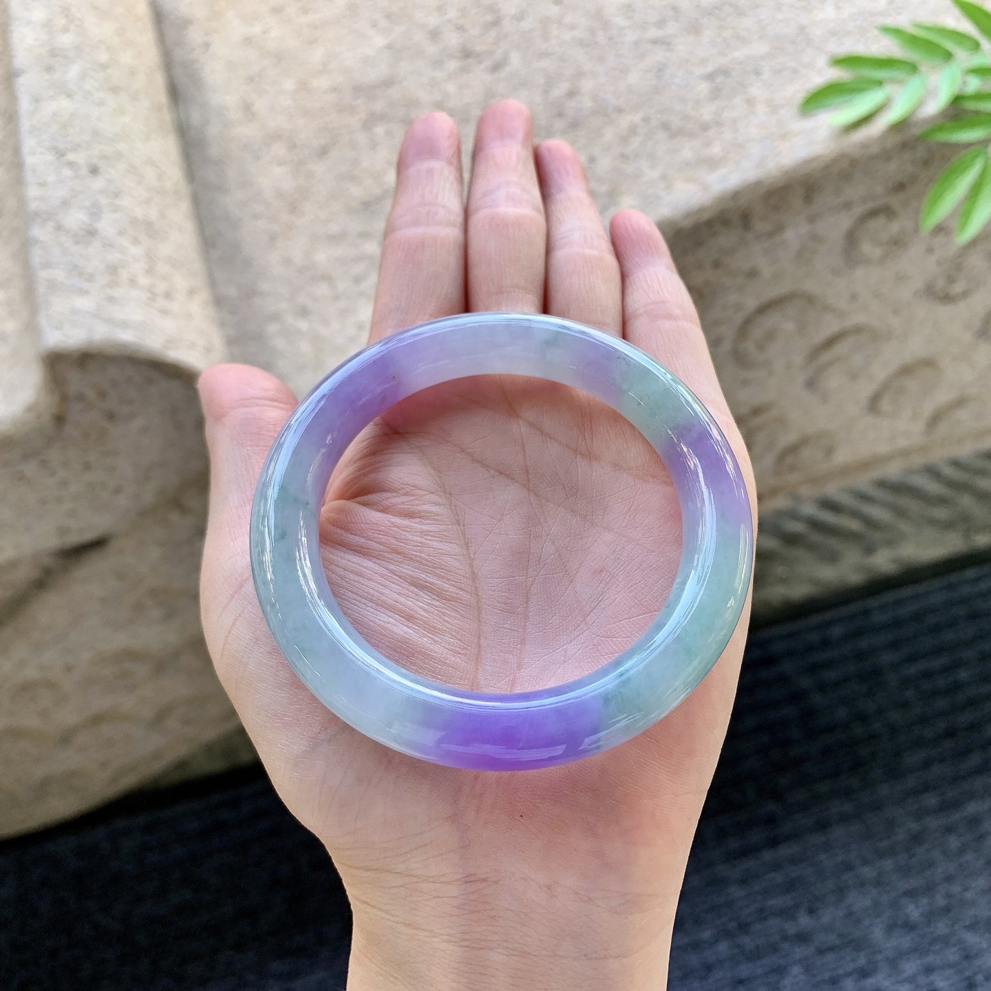 圆条53 54 圈口54.8/10/10.4 编码N2092917 冰糯春带彩，飘妖紫，水润，种老，
