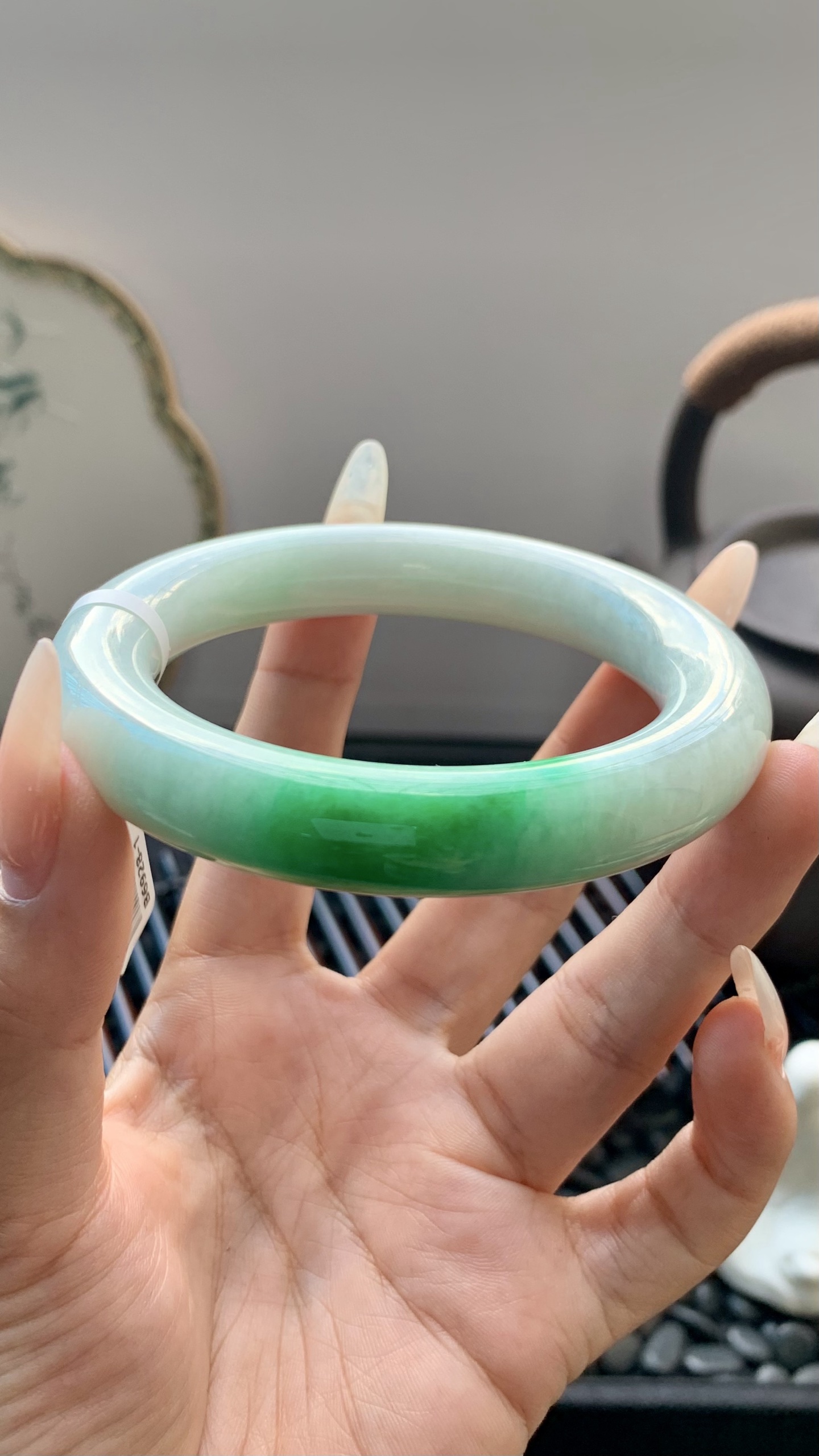 飘绿圆条手镯成品 B6928-1 尺寸：56-12-12