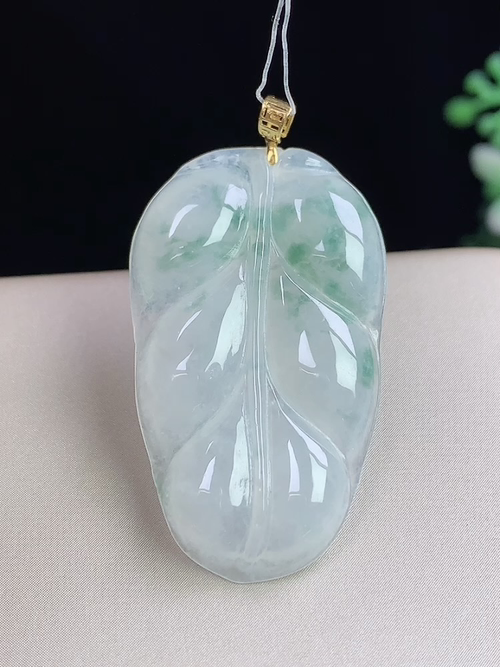 18k金镶冰飘花树叶，无裂，尺寸34.5*20.8*3.6mm，j28dyg8