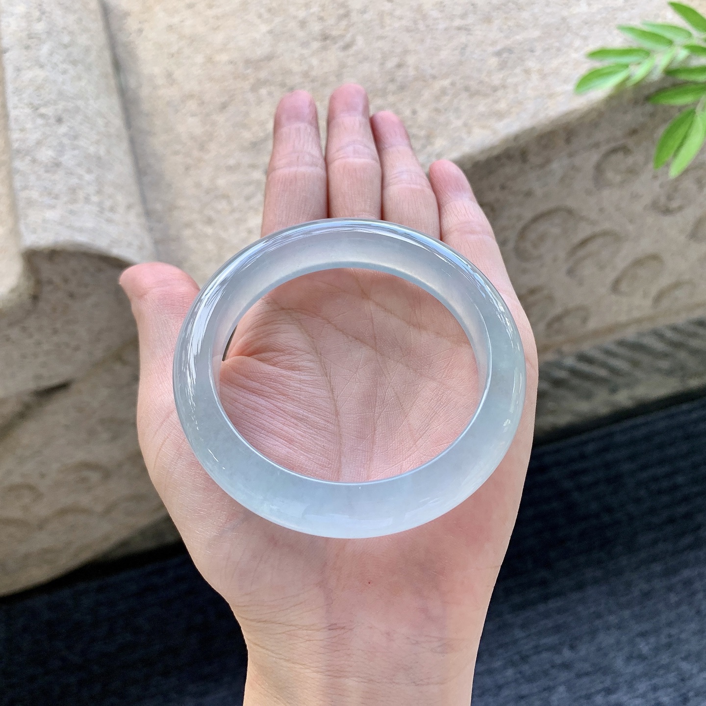 正圈55 56 圈口56/12.3/8.8 编码GJ092939 冰晴底，清透，水润，种老，细腻，无裂