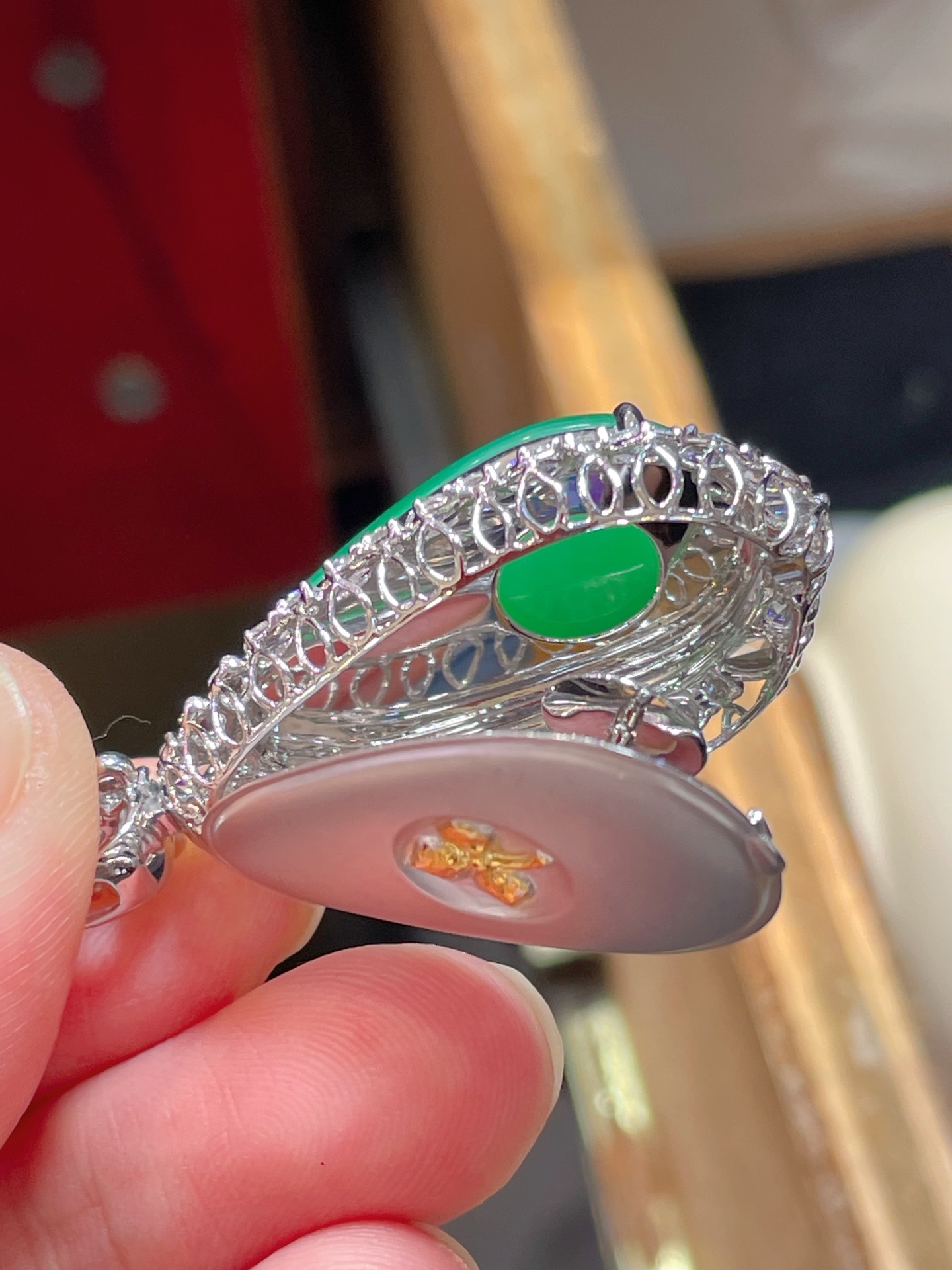️ 翡翠福瓜吊坠 质地细腻 很温雅的感觉 芳润温纯 ，种水 18k镶嵌，佩戴高端，27.3-15.1-4