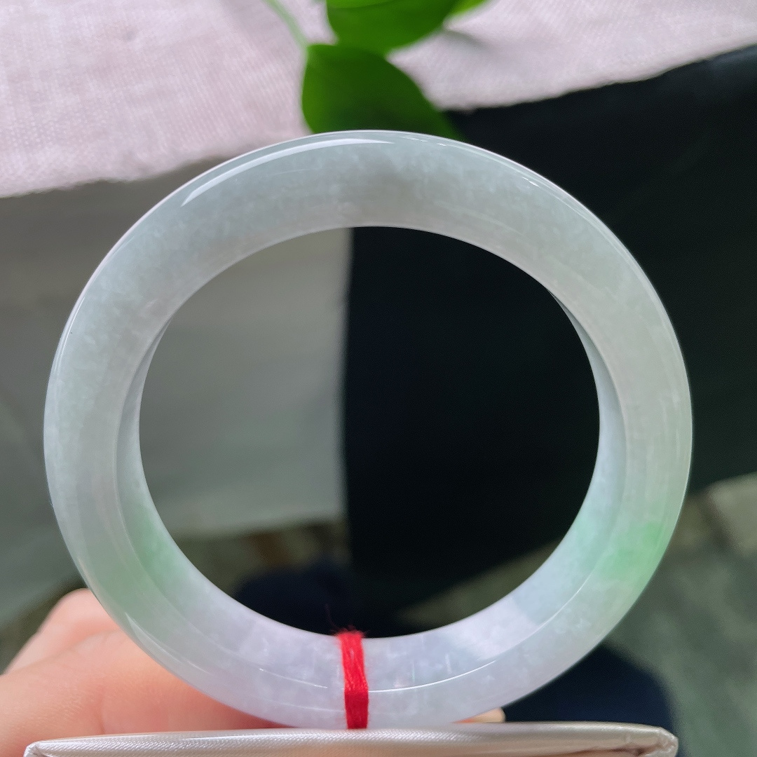 54.7/11.6/8.8，春彩正圈，一点皮纹，清新柔润，紫是柔暮，绿是新芽，将春日烟云凝于玉环，ss58352a