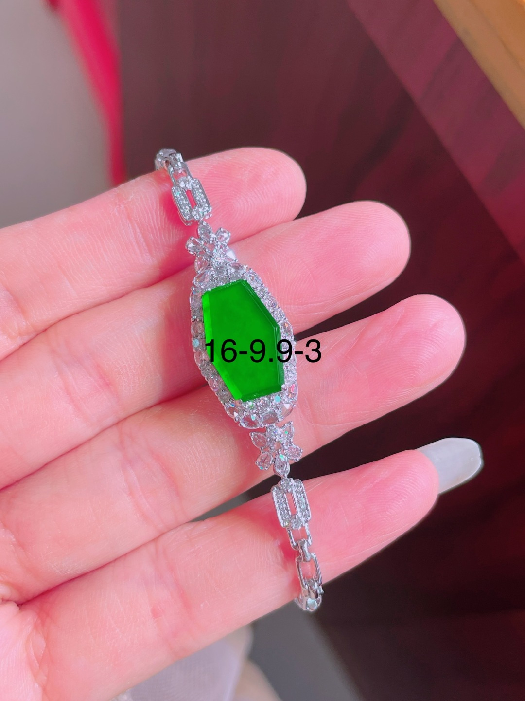 ️高冰绿无事牌手链，晶莹剔透，新颖时尚，16-9.9-3