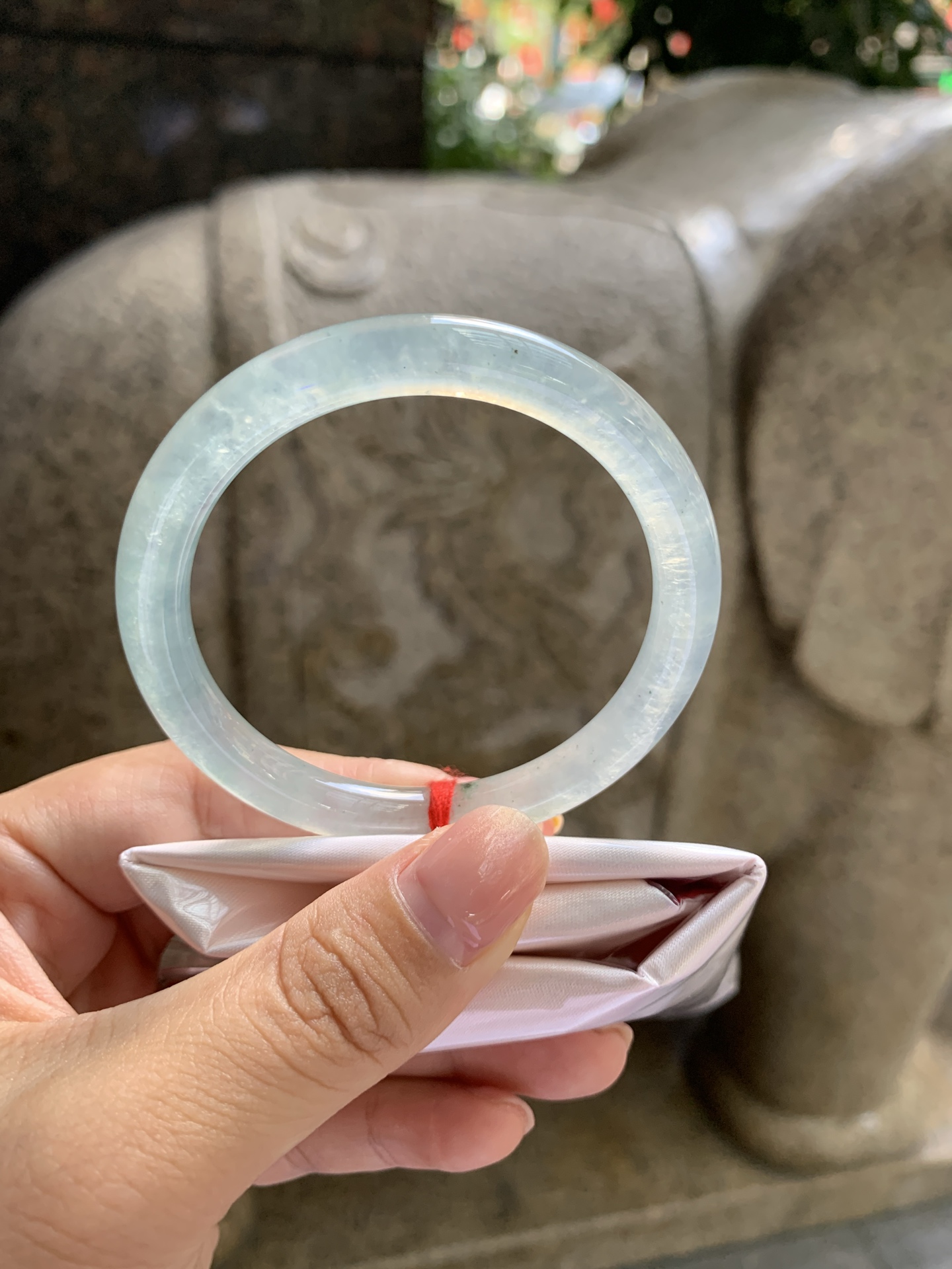 冰蓝圆条 50.5-7-7.3 0928-N1687 打灯纹裂，有矿点