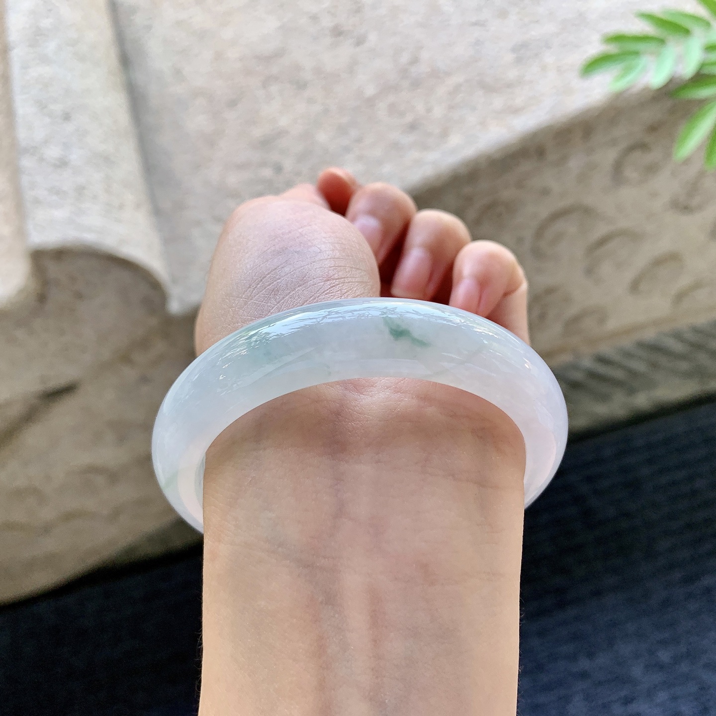 正圈54 55 圈口55.6/12.6/8 编码HJ092901 糯冰粉紫飘花，水润，种老，细腻，打灯有棉线