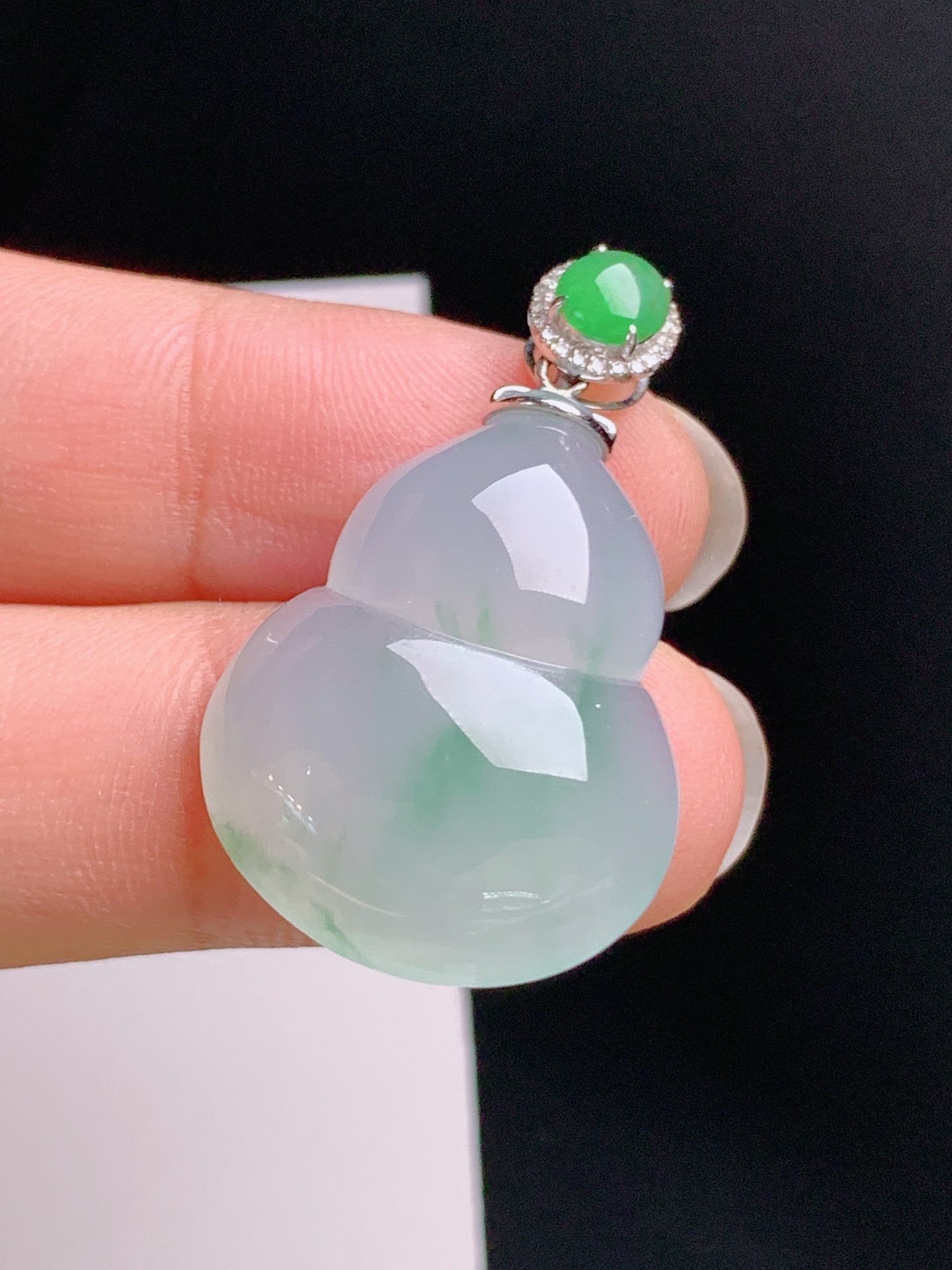 ️ 冰飘绿葫芦吊坠，种水清亮，飘花雅致 裸石25.7-20.3-6.8 整体34.1 10