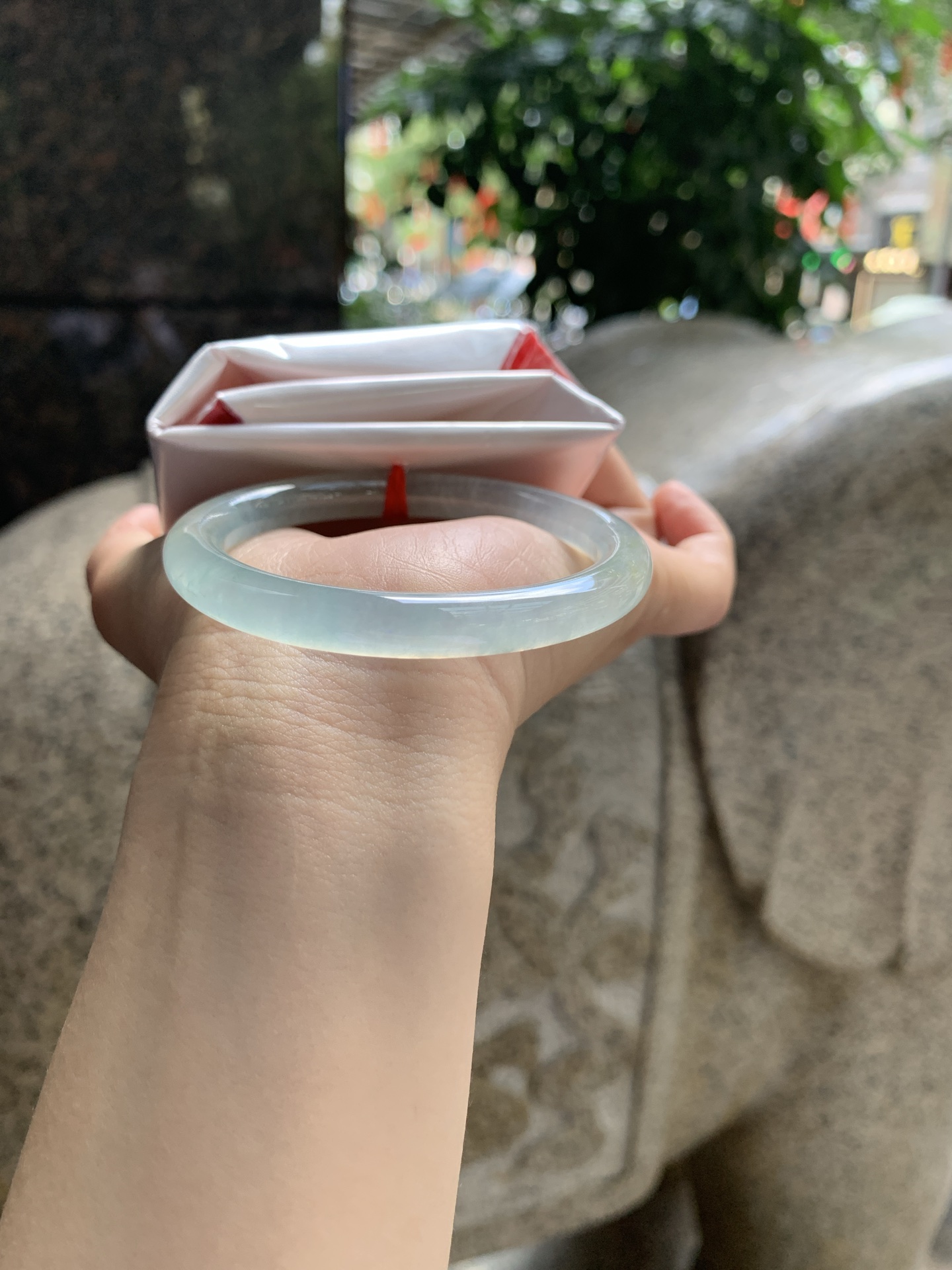 冰蓝圆条 50.5-7-7.3 0928-N1687 打灯纹裂，有矿点