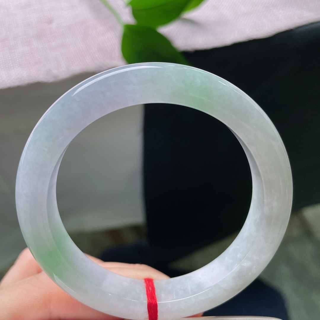 54.7/11.6/8.8，春彩正圈，一点皮纹，清新柔润，紫是柔暮，绿是新芽，将春日烟云凝于玉环，ss58352a