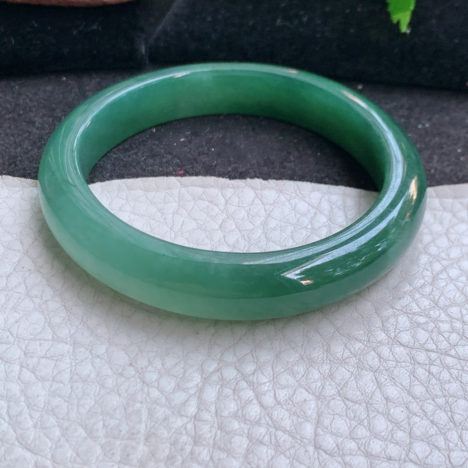 js实拍57*51*10.5*7贵妃镯 缅甸翡翠a货玉手镯冰油蛋形宽边玉手环