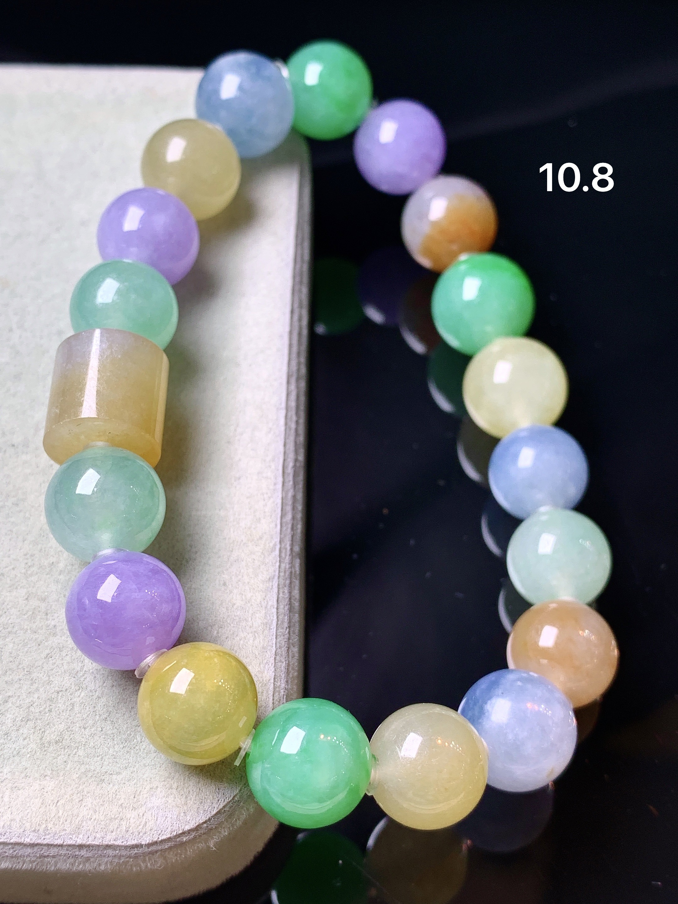 多彩圆珠手链 玉质细腻 色泽艳丽清新 水润亮眼 整体尺寸10.8 e2