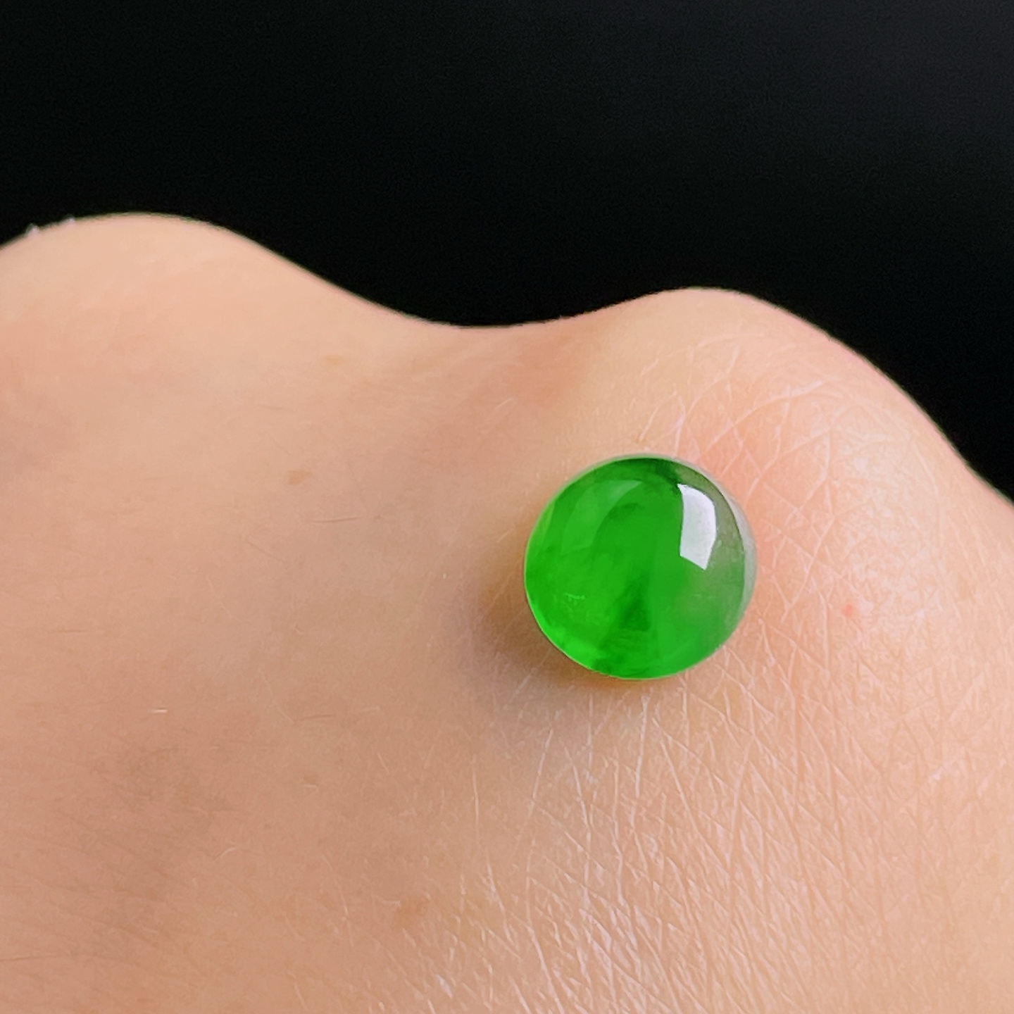 ️冰绿蛋面，老种起光，细底通透，尺寸：7.4/6.7/3mm0928