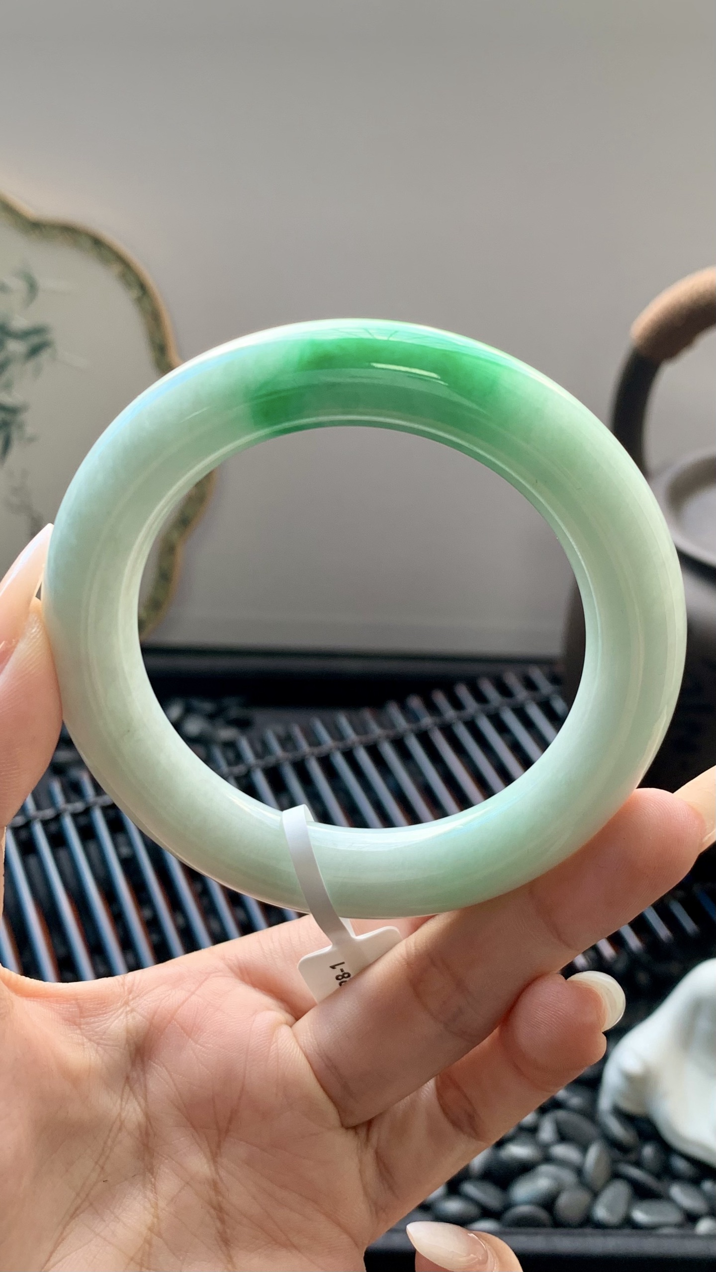 飘绿圆条手镯成品 B6928-1 尺寸：56-12-12