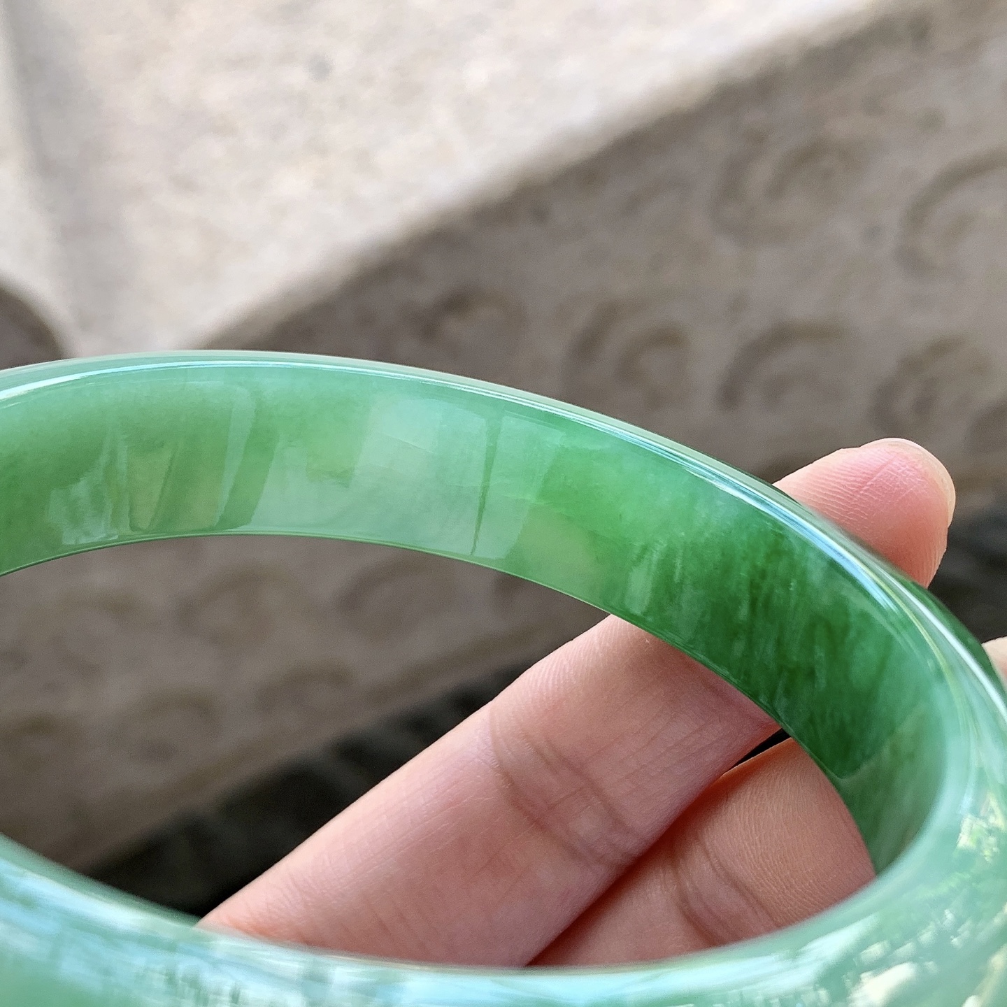 正圈58 59 圈口59/13.5/8.5 编码WW092927 冰糯辣绿，水润，种老，细腻，打灯有絮线