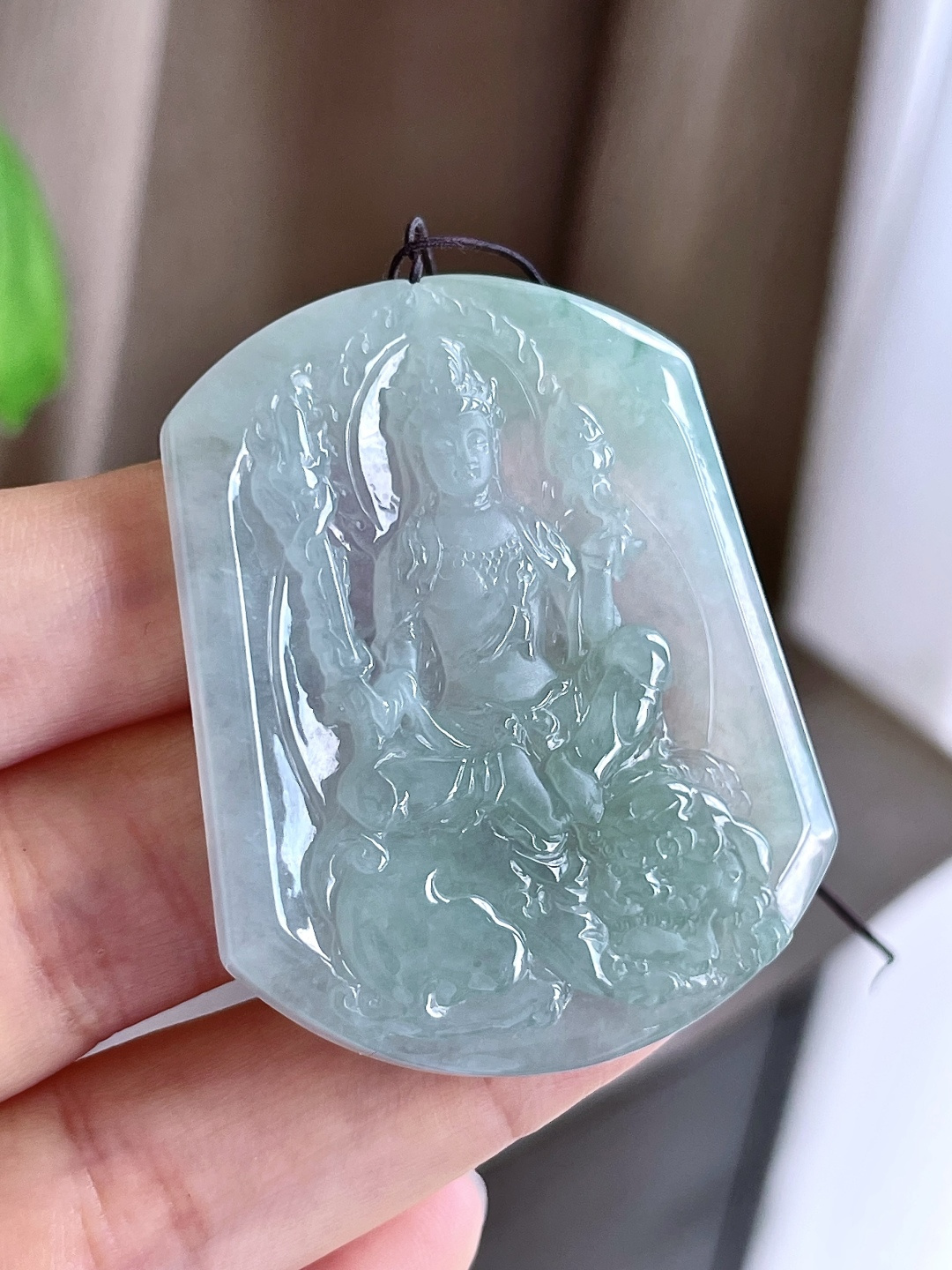 【裸石】糯冰晴水文殊观音牌吊坠 【说明】缅甸 无裂 性比高 【尺寸】50-40-5.6 【重量】25克