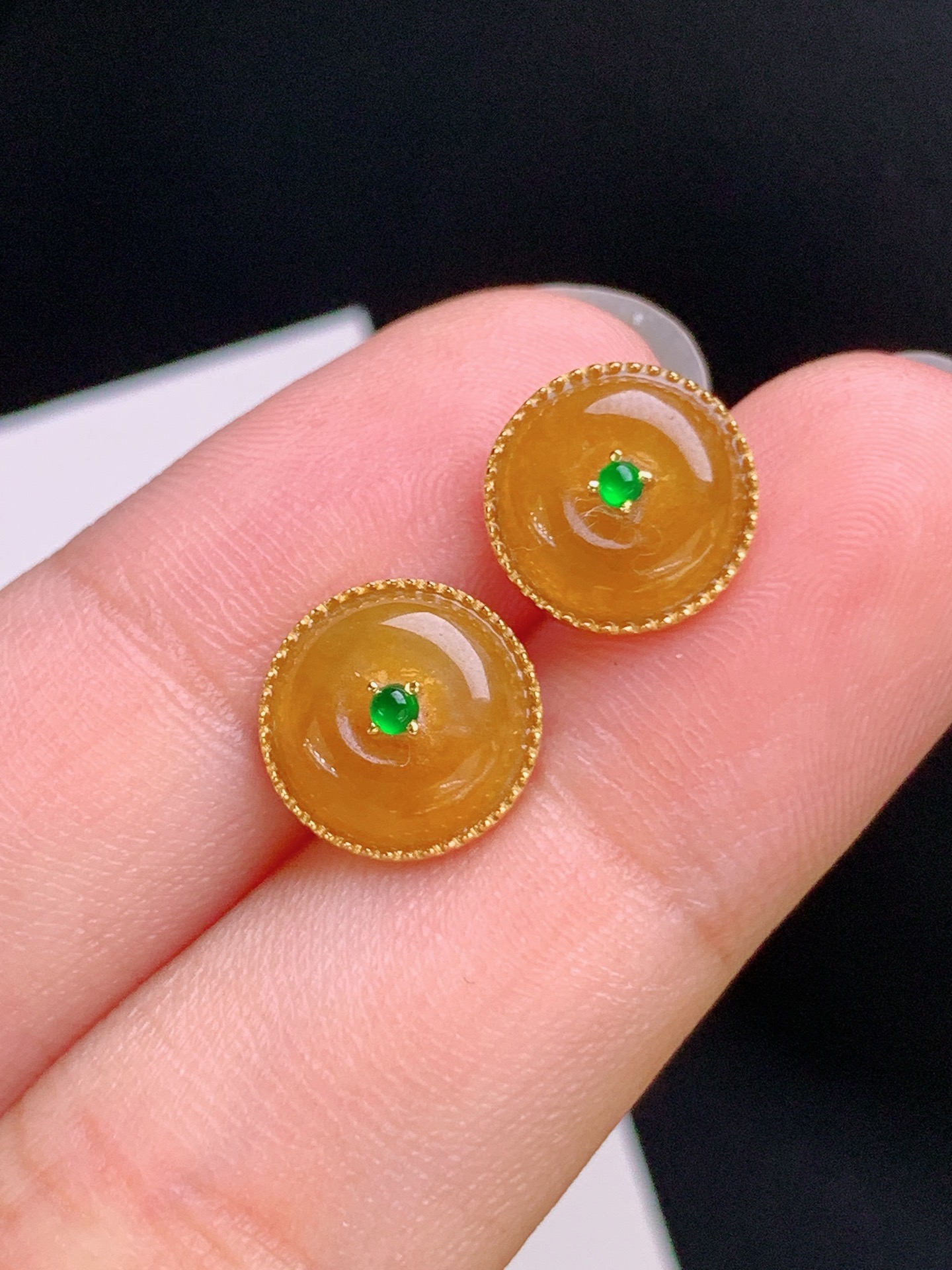 ️ 黄翡平安扣耳钉，暖黄浓郁，种水通透，镶工精巧 裸石8.9-2.5