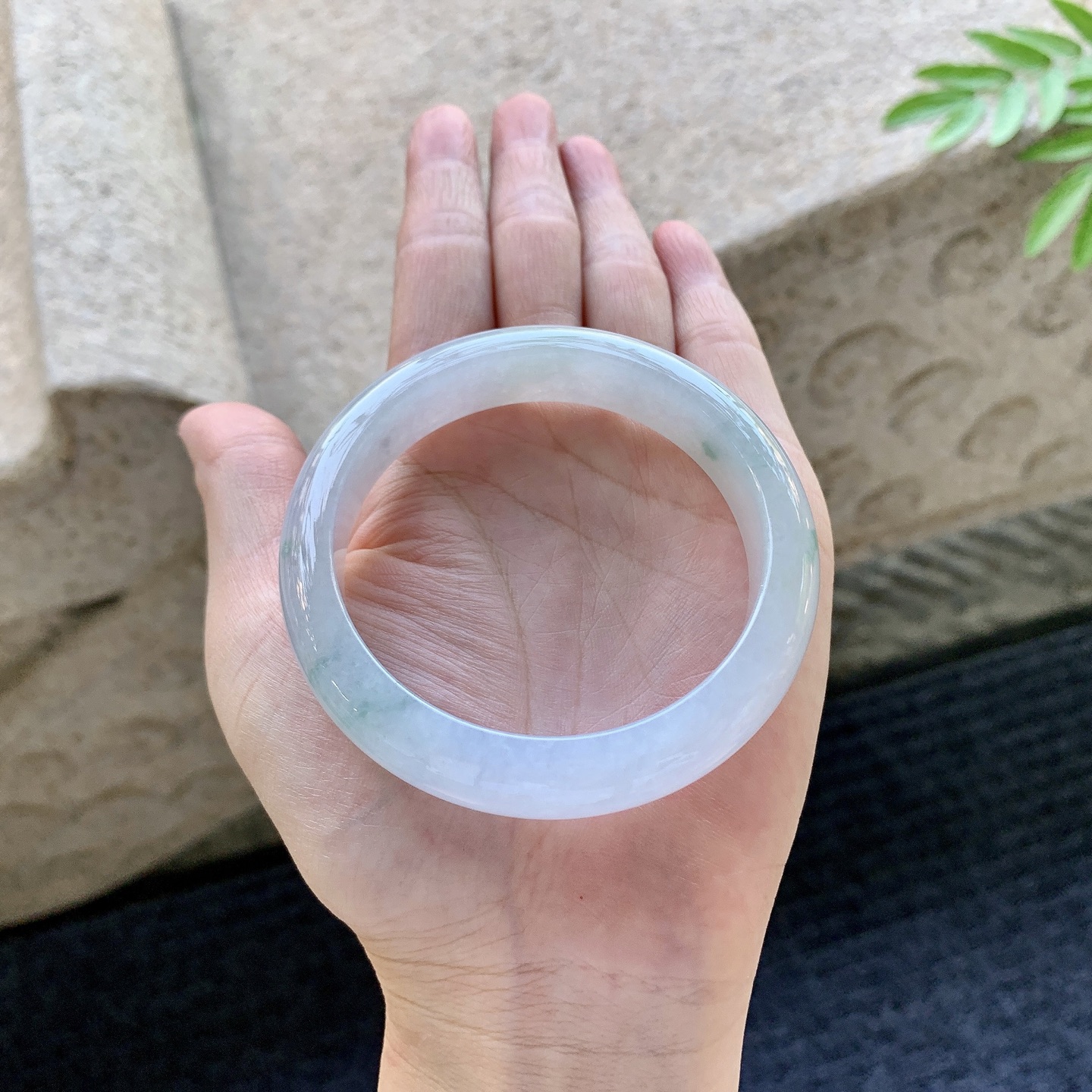正圈54 55 圈口55.6/12.6/8 编码HJ092901 糯冰粉紫飘花，水润，种老，细腻，打灯有棉线