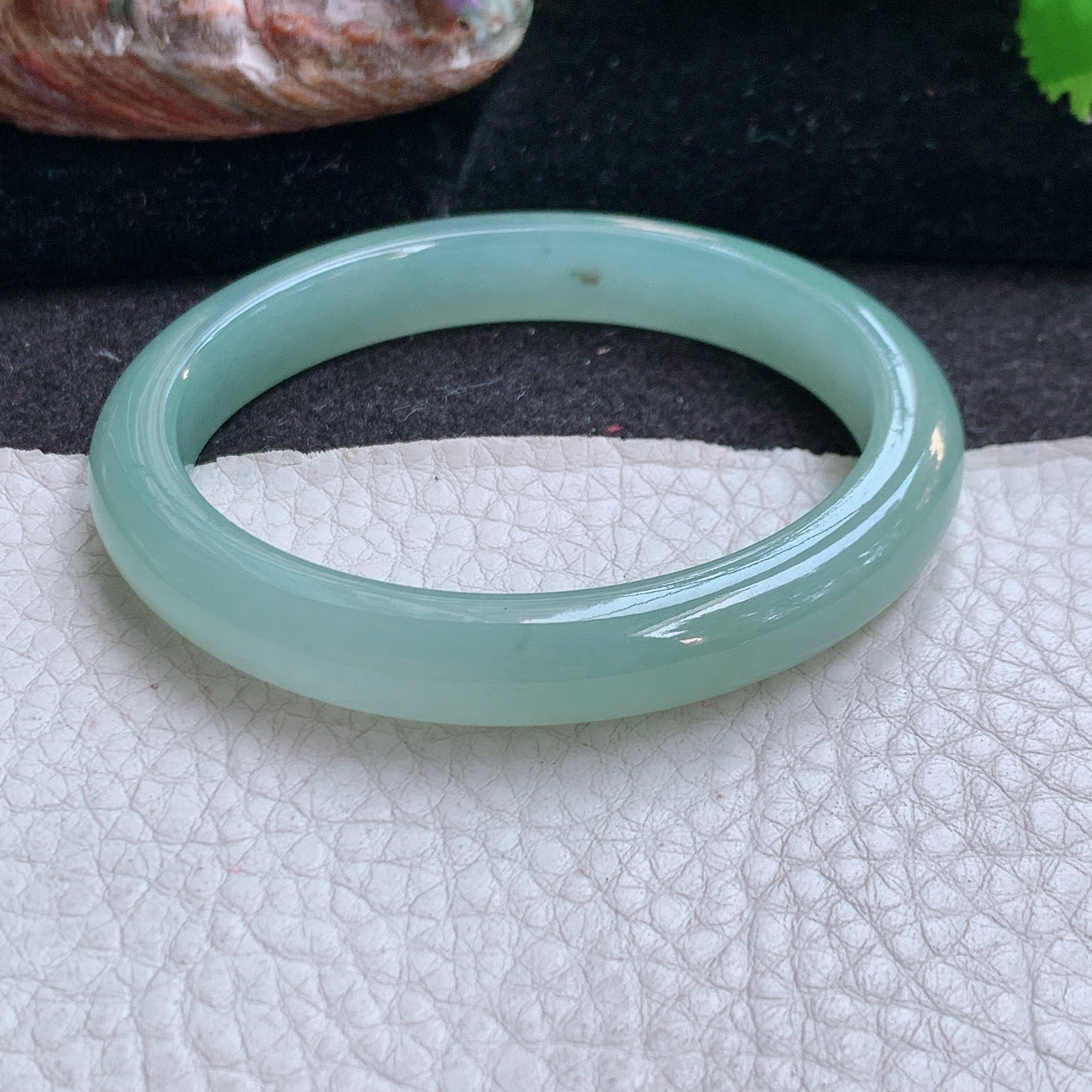 n小圈口52.5*47*9*7贵妃镯 缅甸翡翠a货玉手镯冰晴秀气蛋形玉手环