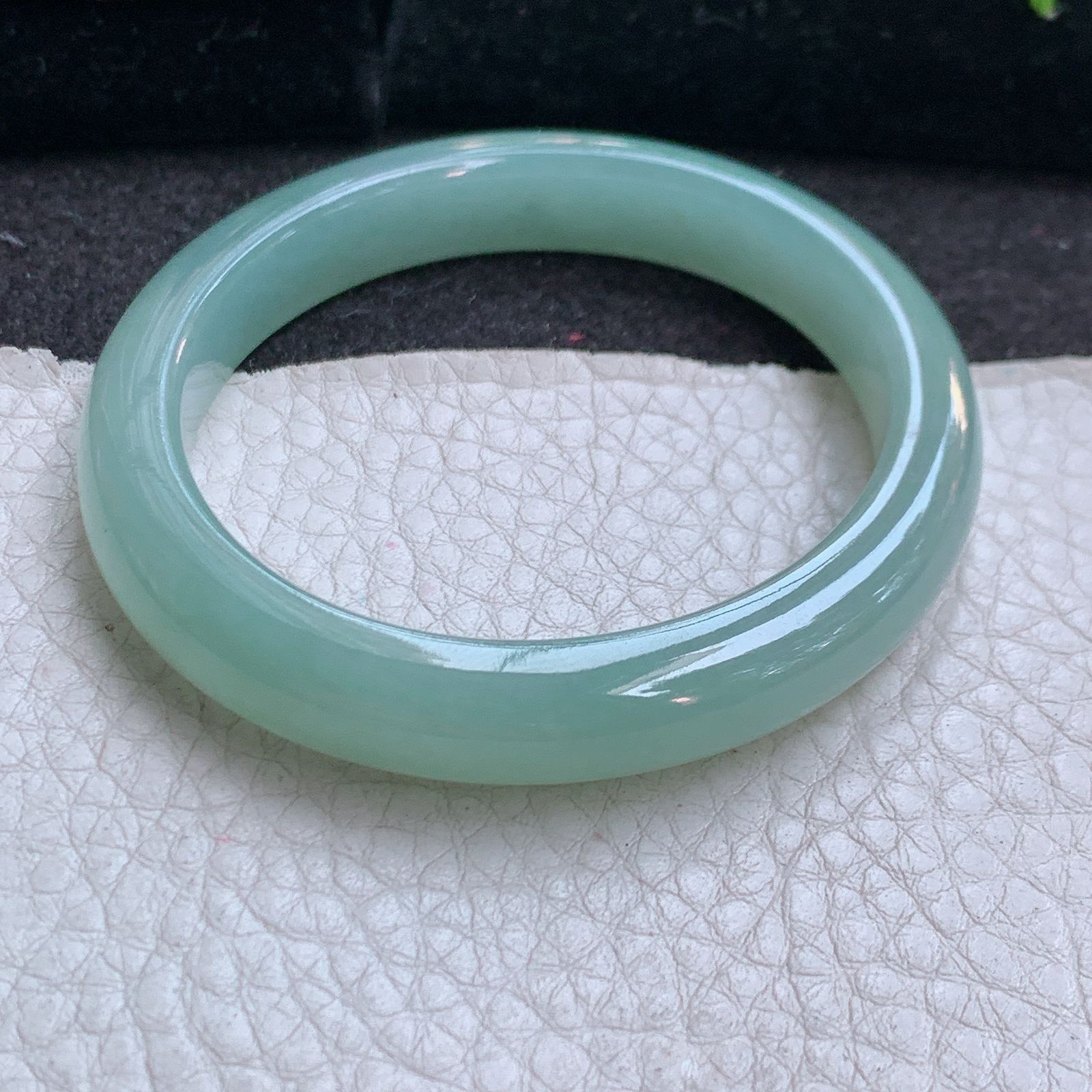 n小圈口52.5*47*9*7贵妃镯 缅甸翡翠a货玉手镯冰晴秀气蛋形玉手环