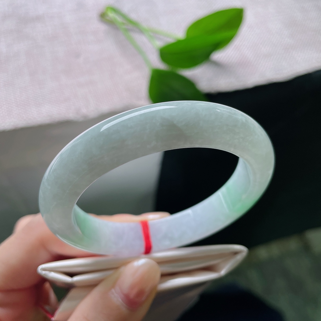 54.7/11.6/8.8，春彩正圈，一点皮纹，清新柔润，紫是柔暮，绿是新芽，将春日烟云凝于玉环，ss58352a
