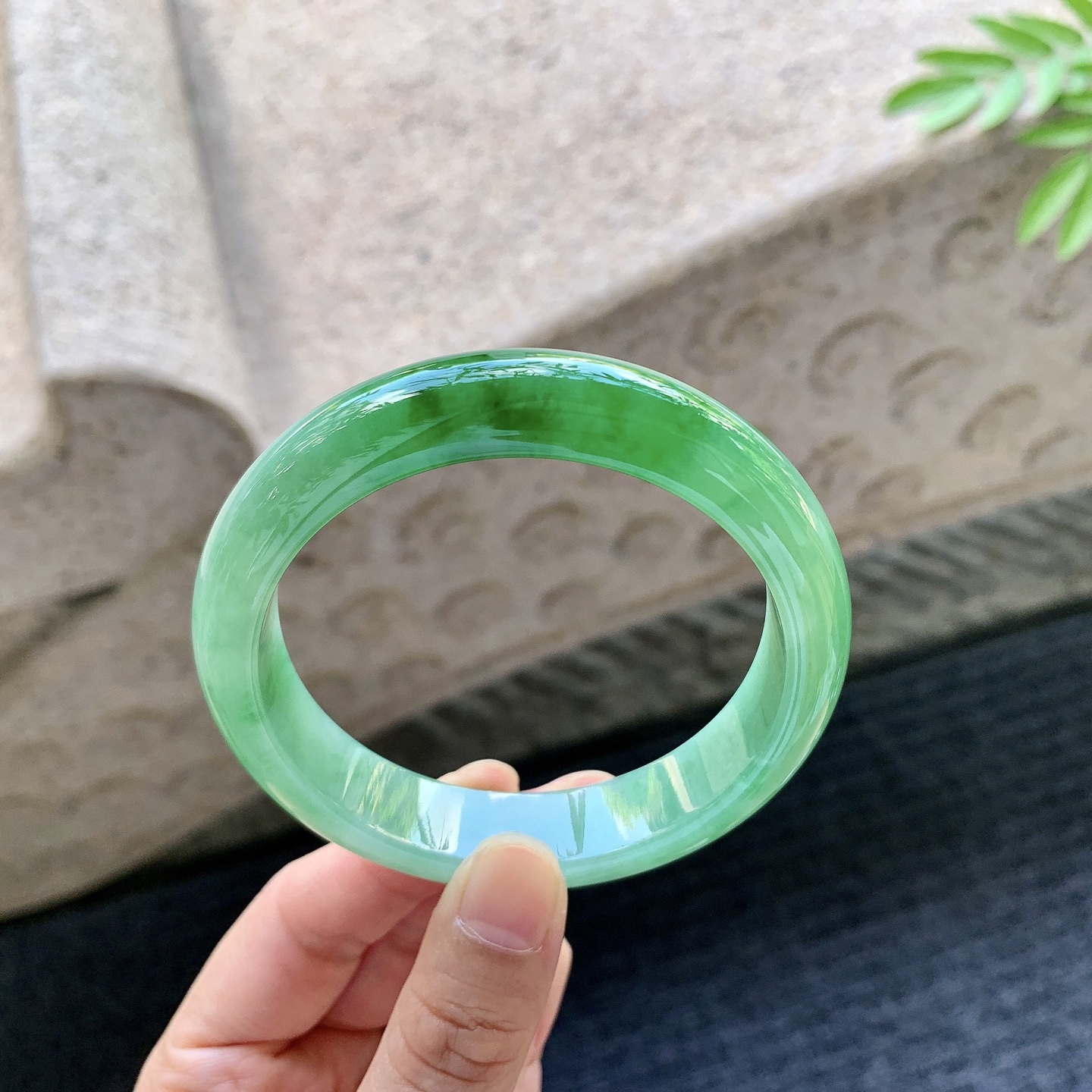 正圈58 59 圈口59/13.5/8.5 编码WW092927 冰糯辣绿，水润，种老，细腻，打灯有絮线