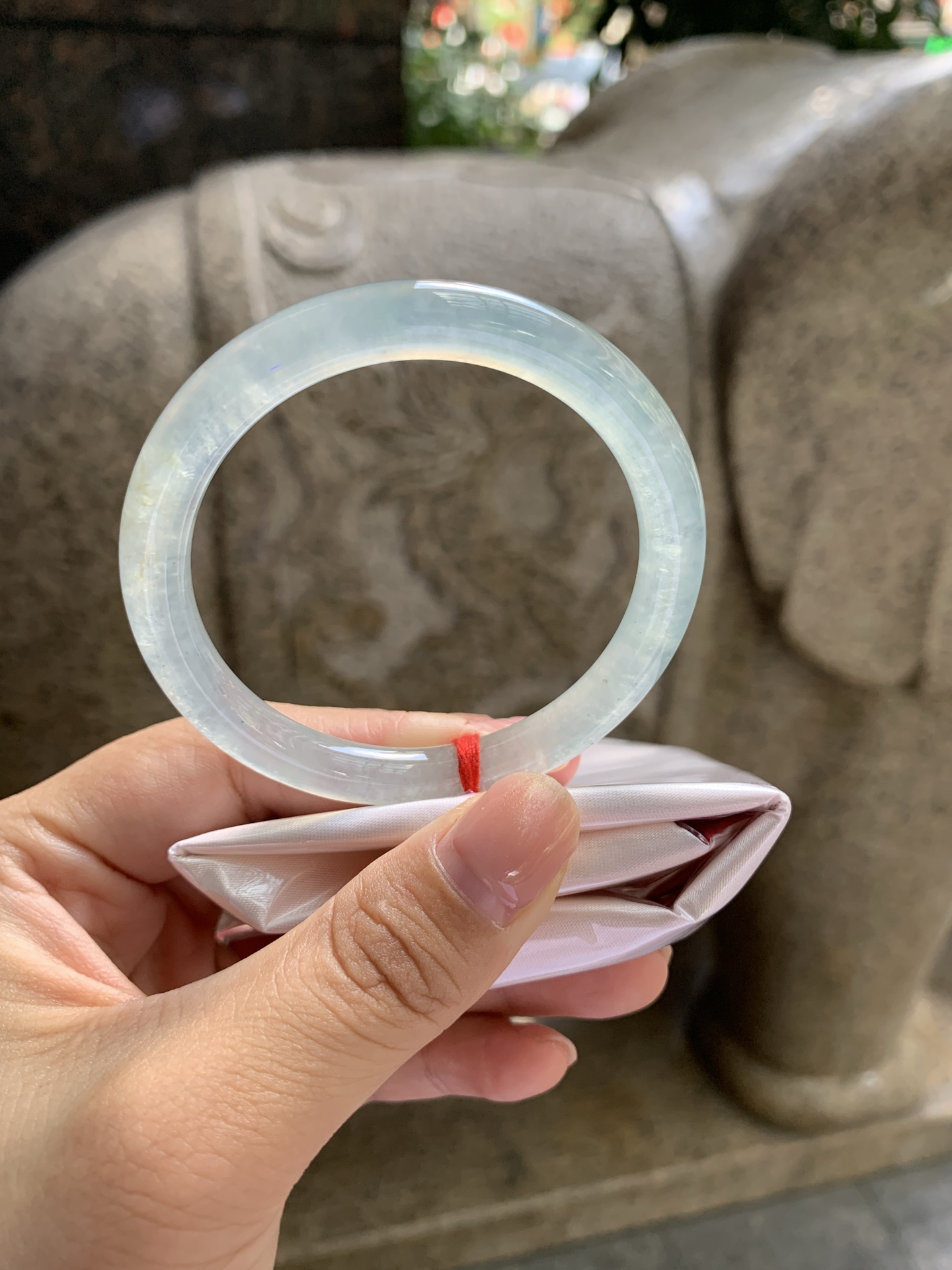 冰蓝圆条 50.5-7-7.3 0928-N1687 打灯纹裂，有矿点