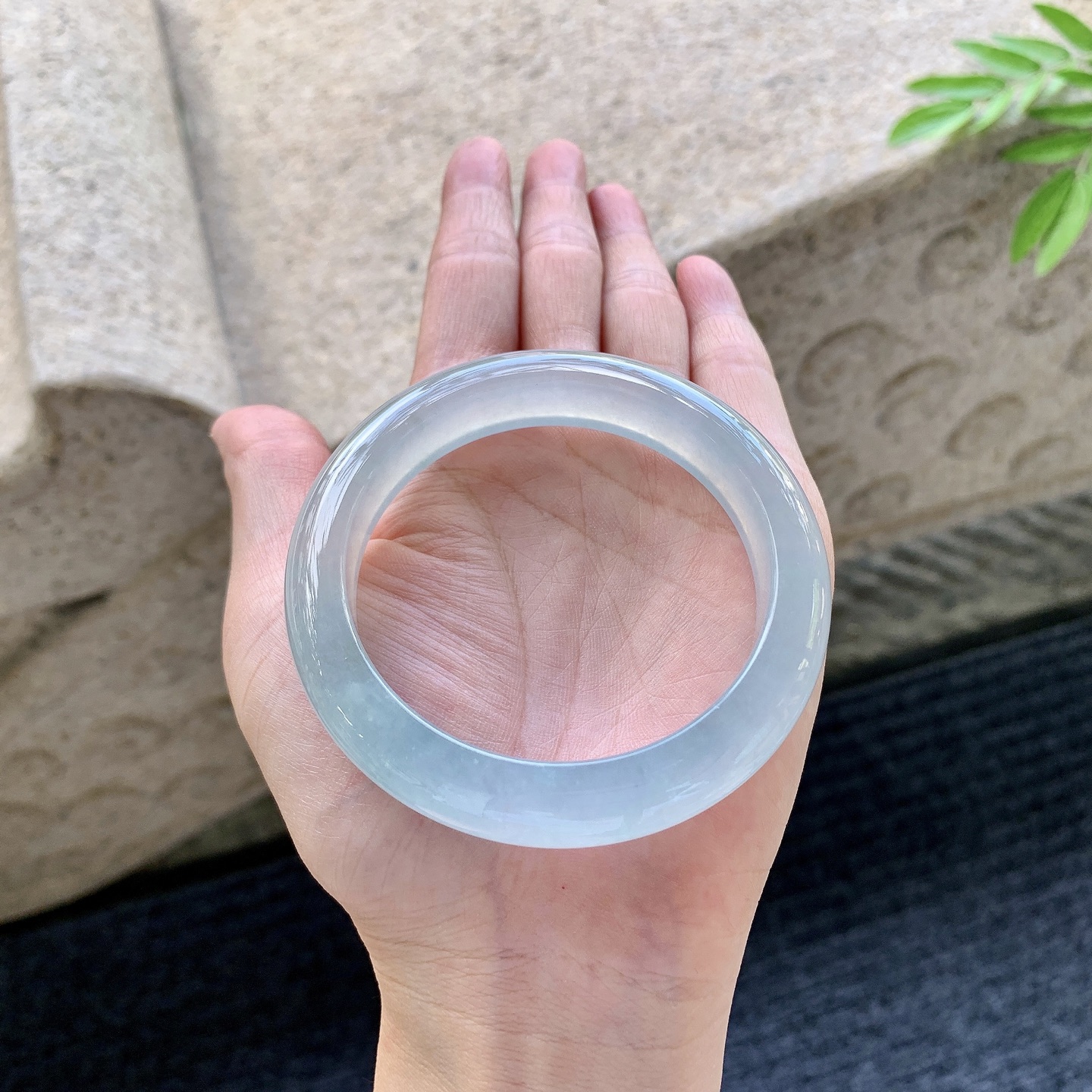 正圈55 56 圈口56/12.3/8.8 编码GJ092939 冰晴底，清透，水润，种老，细腻，无裂